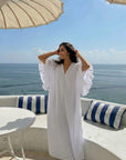 KLÄNNING VOLUMINOUS TIERED RUFFLE SLEEVE LONG WHITE_109109.jpg