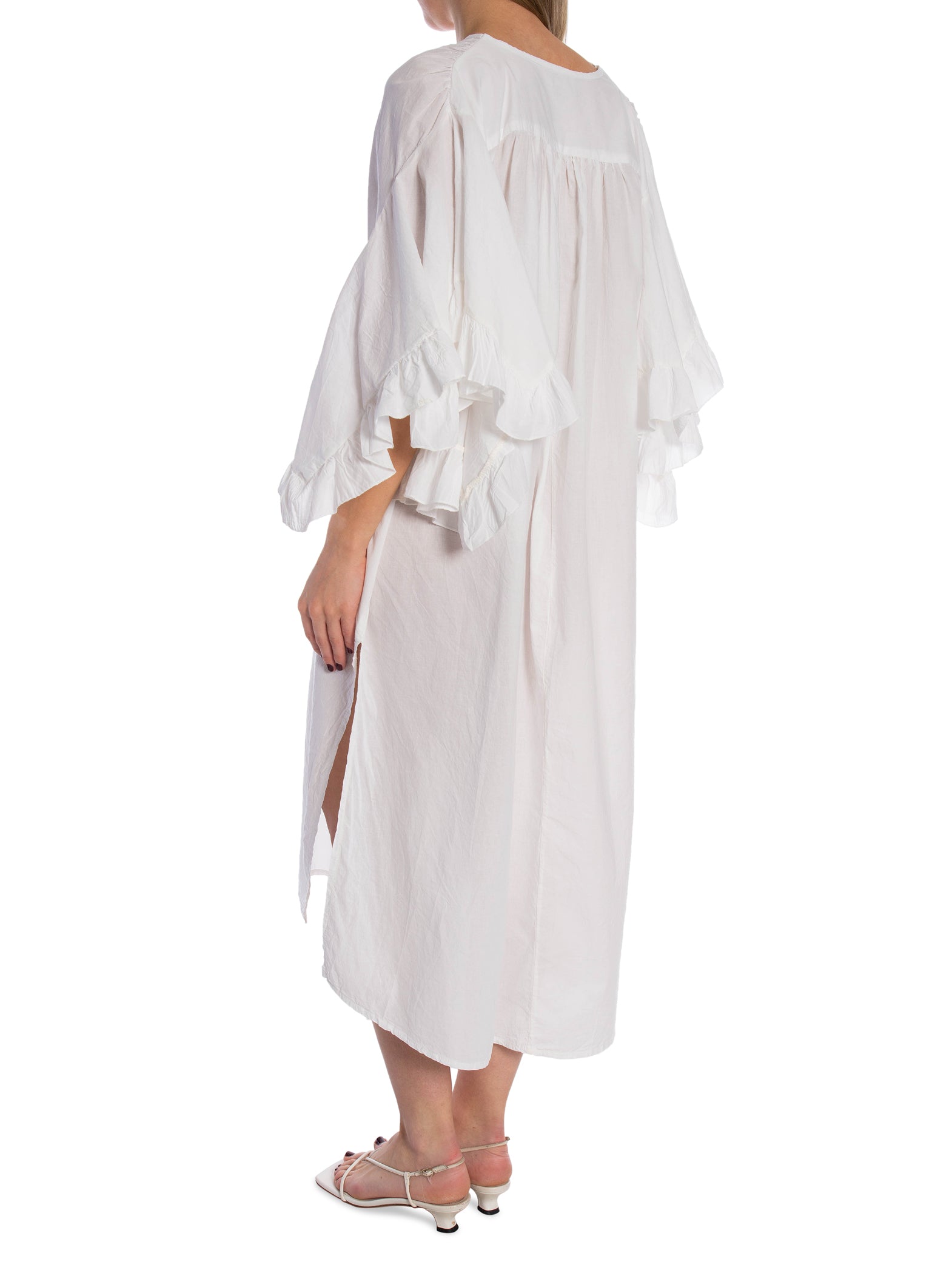 KLÄNNING VOLUMINOUS TIERED RUFFLE SLEEVE LONG WHITE_109371.jpg
