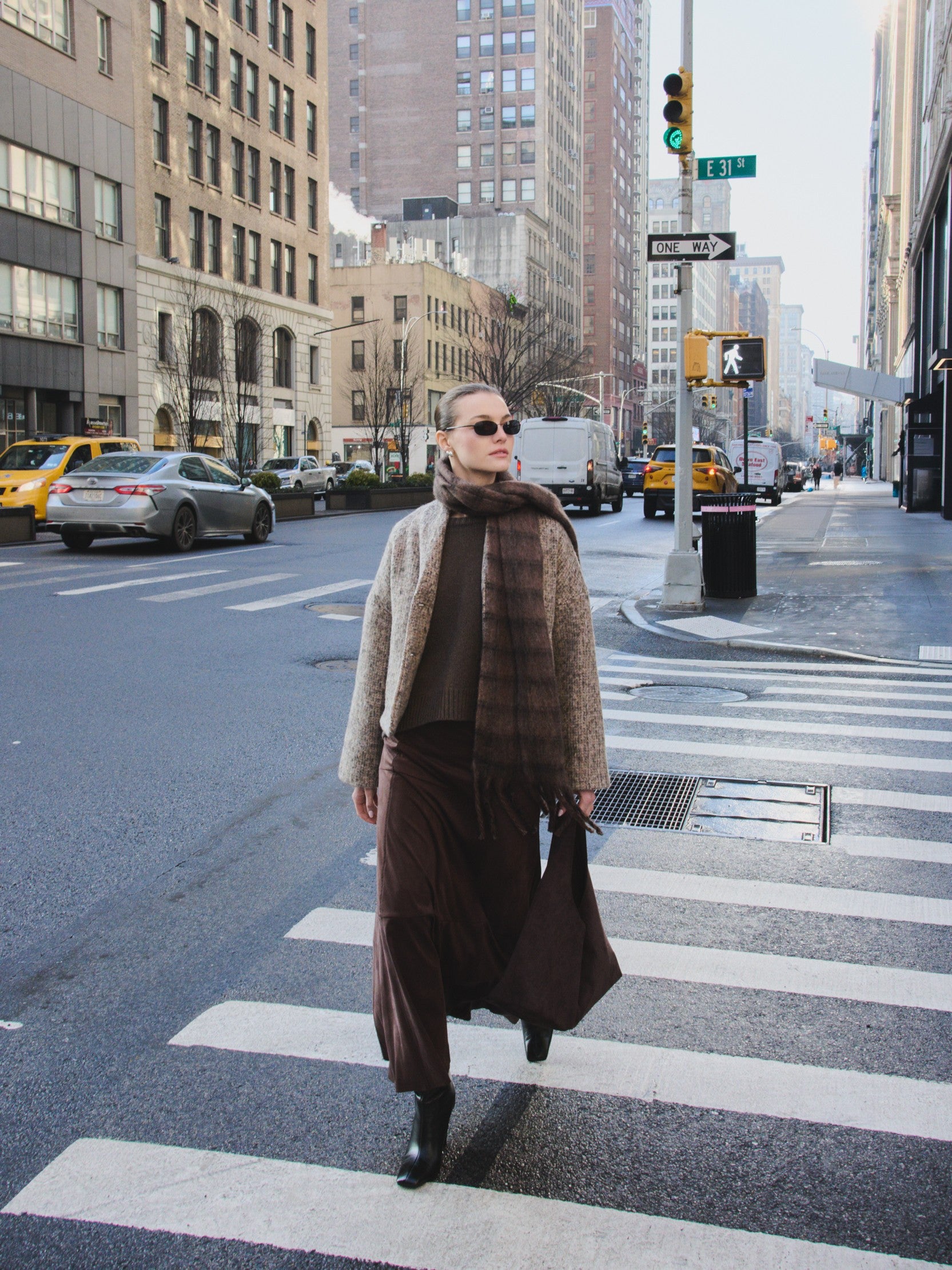 LEVETE ROOM JACKA TAMARA 1 PLAZA TAUPE_112840.jpg