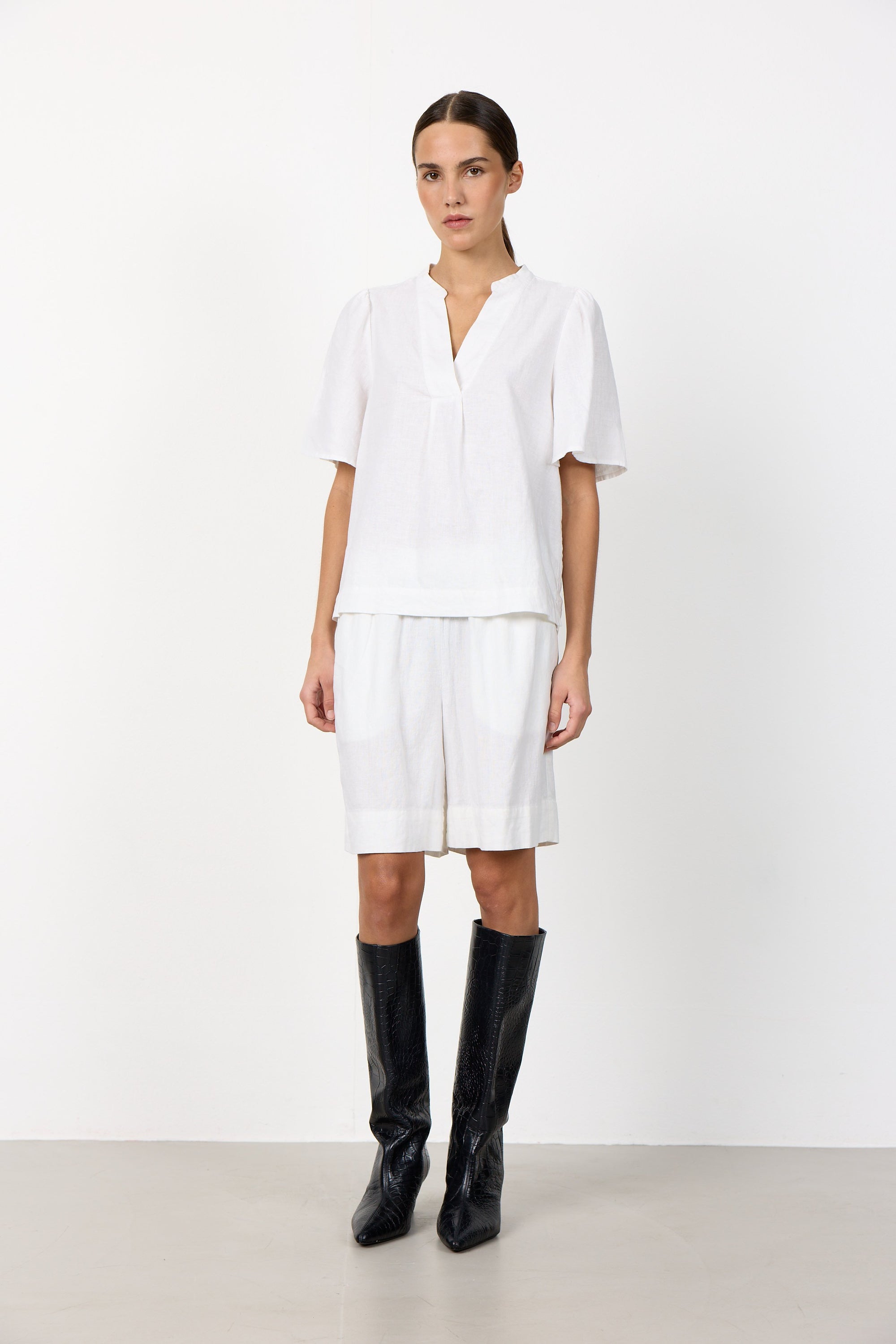 LEVETE ROOM TOPP NAJA WHITE_108361.jpg