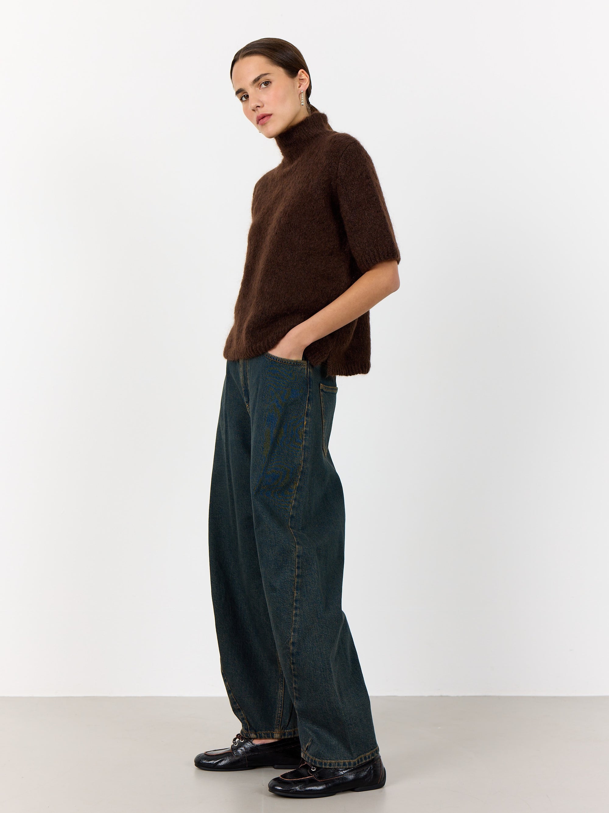 LEVETE ROOM TOPP NOREEN 6 COFFEE_100406.jpg