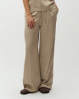 MBYM BYXA ABENI QUILL SAND GREY_108619.jpg