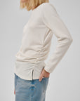 MY ESSENTIAL WARDROBE BLUS HELLE SNOW WHITE_112163.jpg