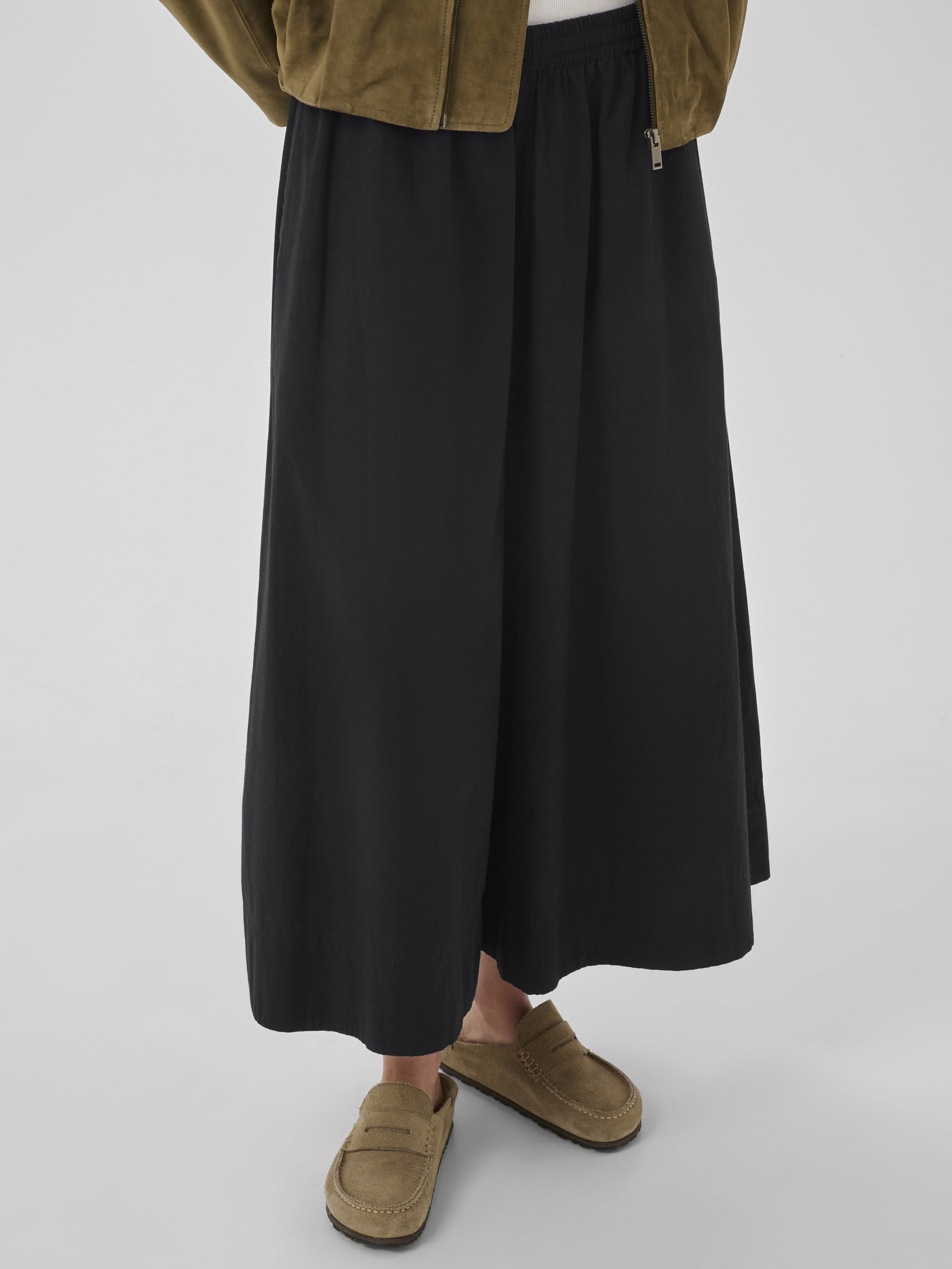MY ESSENTIAL WARDROBE BYXA SUNNA BLACK_107304.jpg