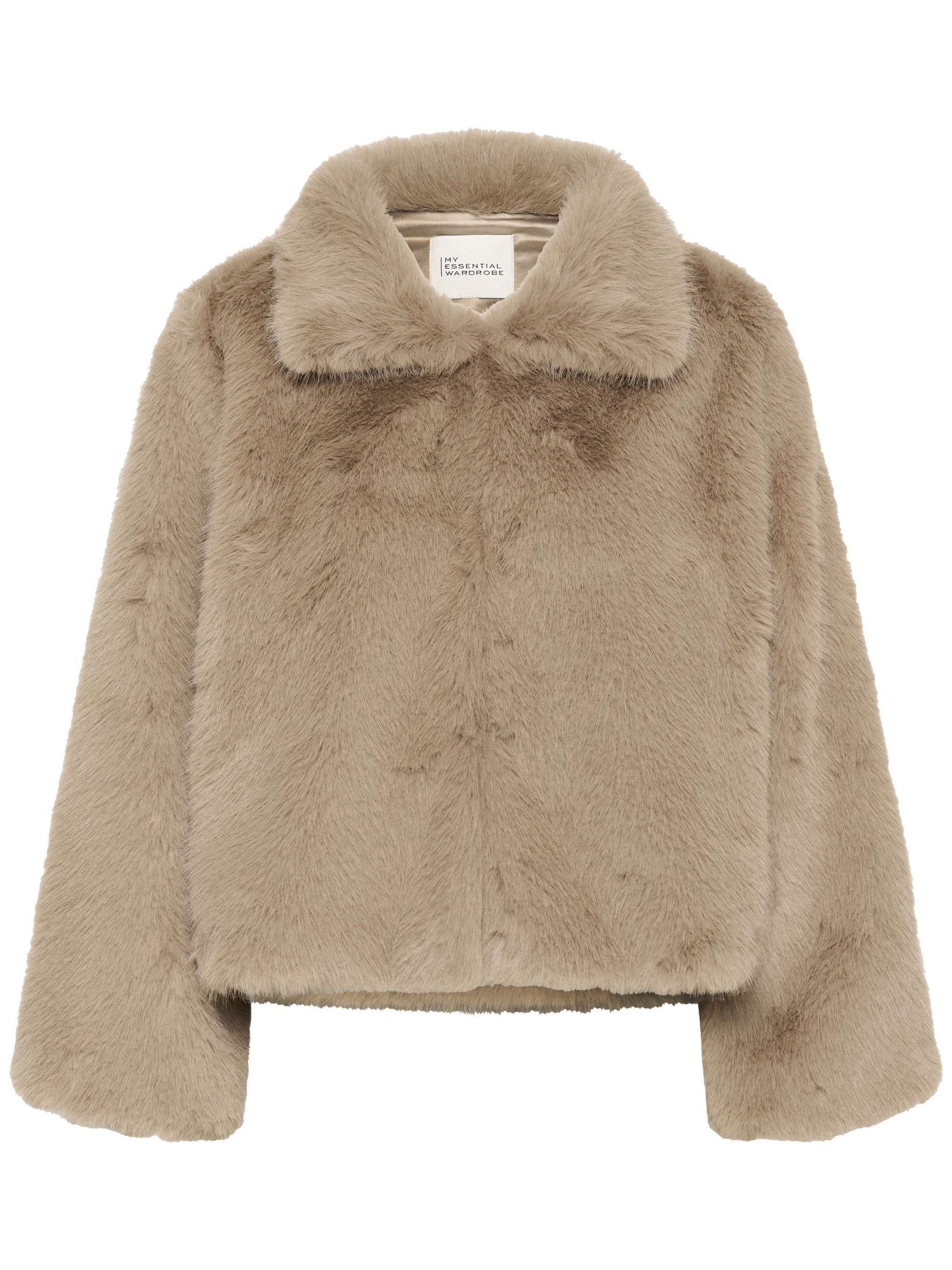 MY ESSENTIAL WARDROBE JACKA ALEXA GREIGE_103236.jpg