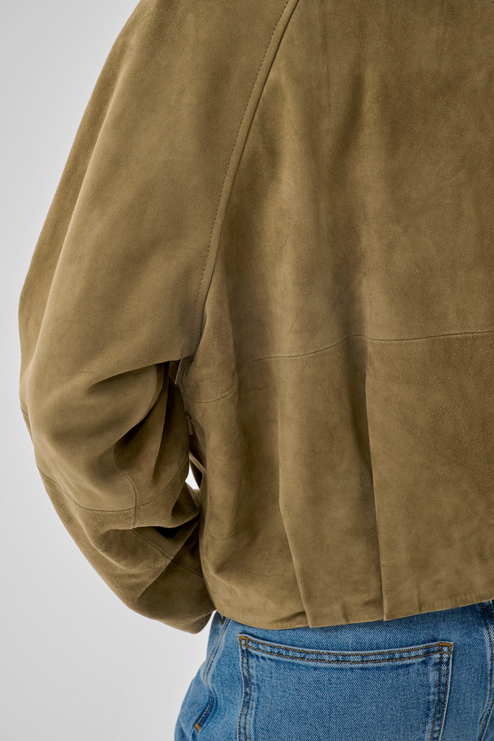 MY ESSENTIAL WARDROBE JACKA PETRA CAPERS_106408.jpg