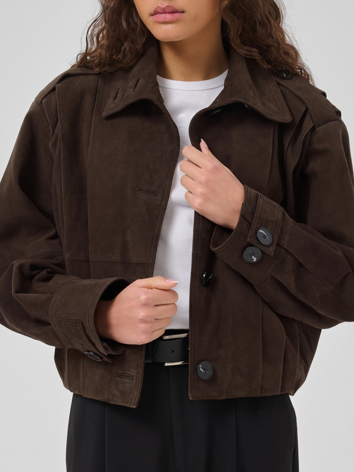 MY ESSENTIAL WARDROBE JACKA PETRA SUEDE DARK BROWN_114171.jpg