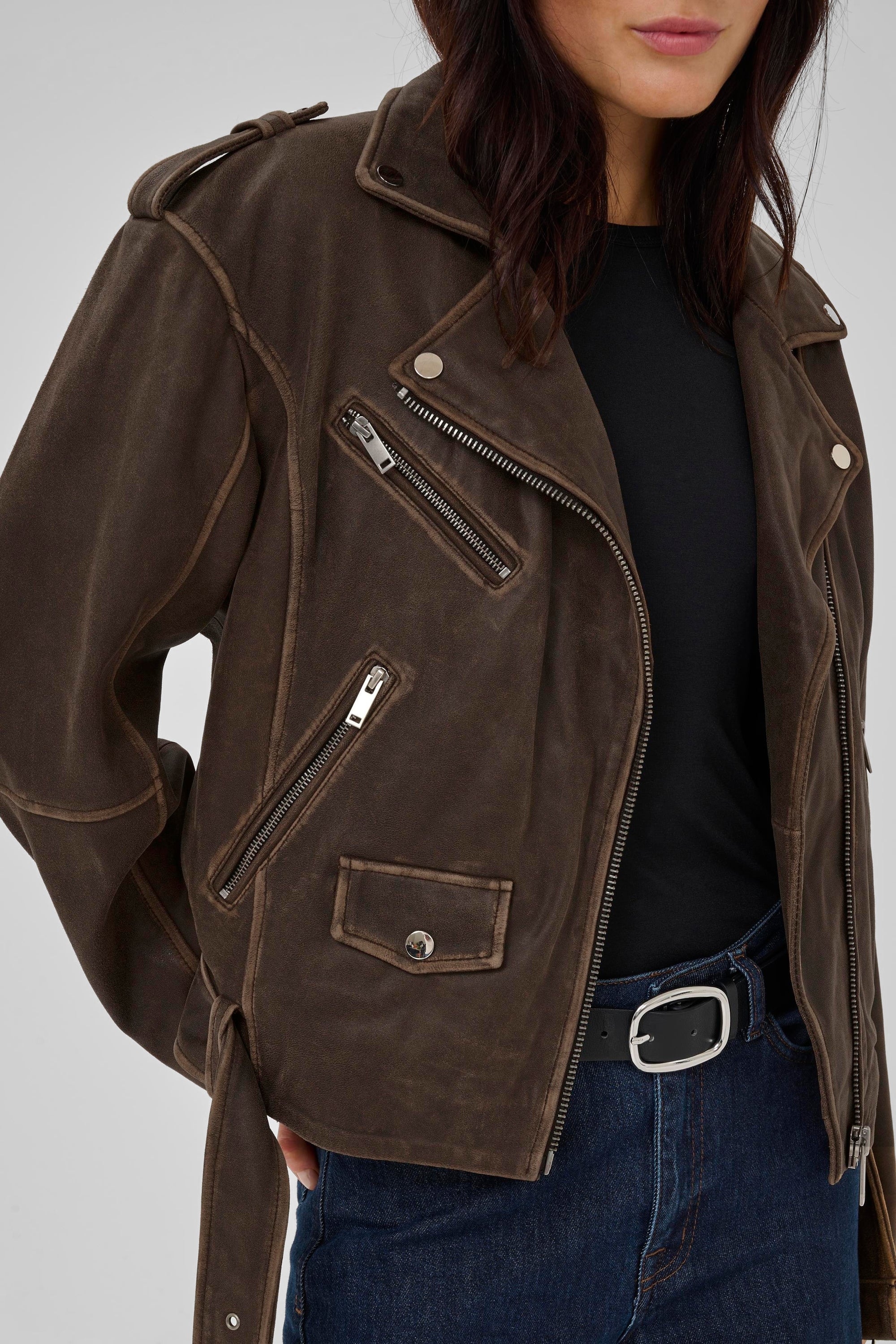 MY ESSENTIAL WARDROBE JACKA THE GILO LEATHER BROWN_102607.jpg