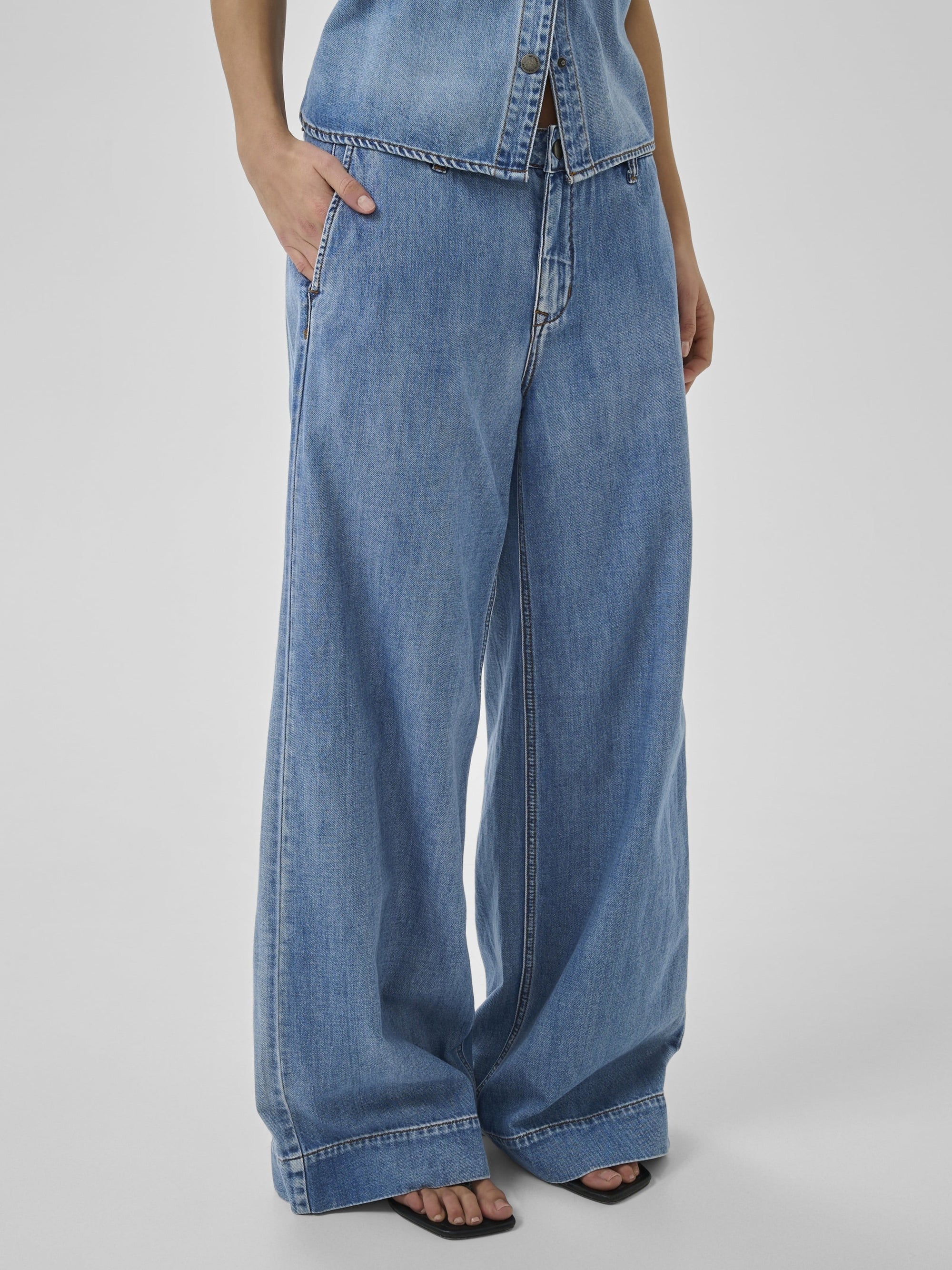 MY ESSENTIAL WARDROBE JEANS KAMMA 171 X-WIDE CLEA LON_109568.jpg