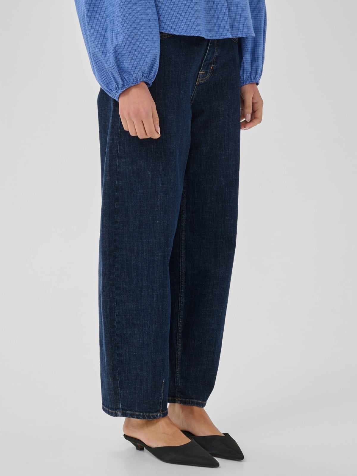 MY ESSENTIAL WARDROBE JEANS LUCY 187 DARK BLUE_112524.jpg