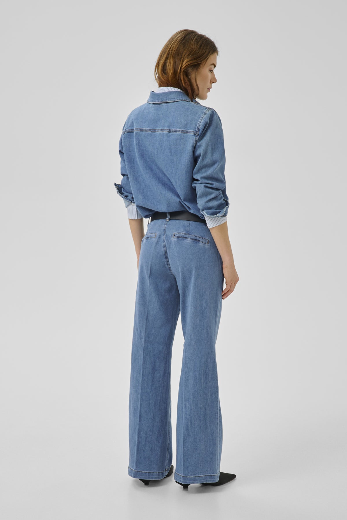 MY ESSENTIAL WARDROBE JEANS THE LARA 115 BLUE_109957.jpg