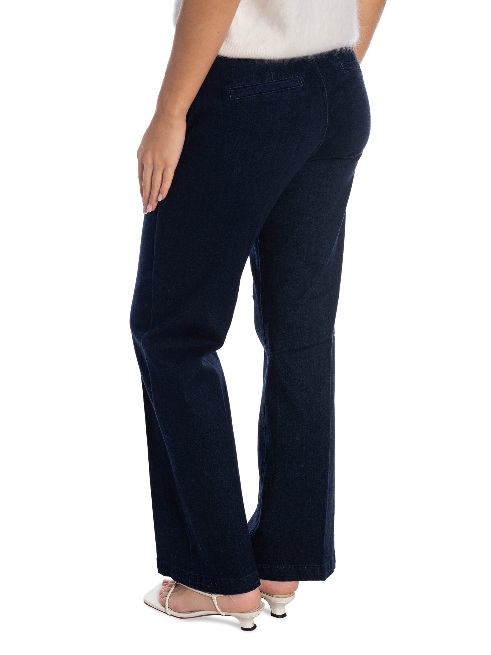 MY ESSENTIAL WARDROBE JEANS THE LARA DARK BLUE_103826.jpg