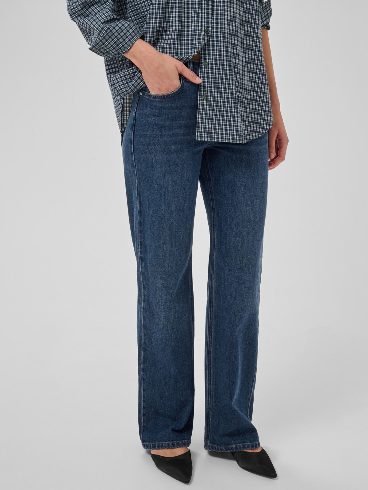 MY ESSENTIAL WARDROBE JEANS THE LOUIS L30 DARK BLUE_113942.jpg