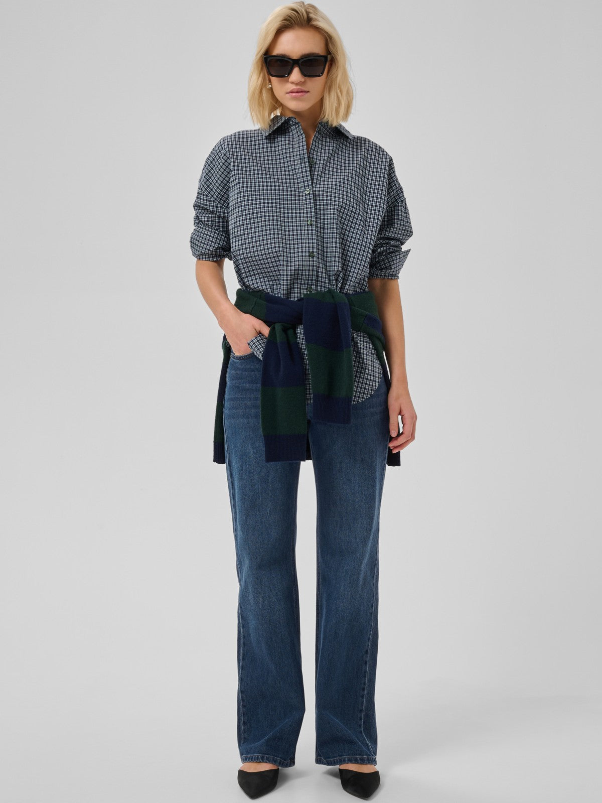 MY ESSENTIAL WARDROBE JEANS THE LOUIS L30 DARK BLUE_113943.jpg