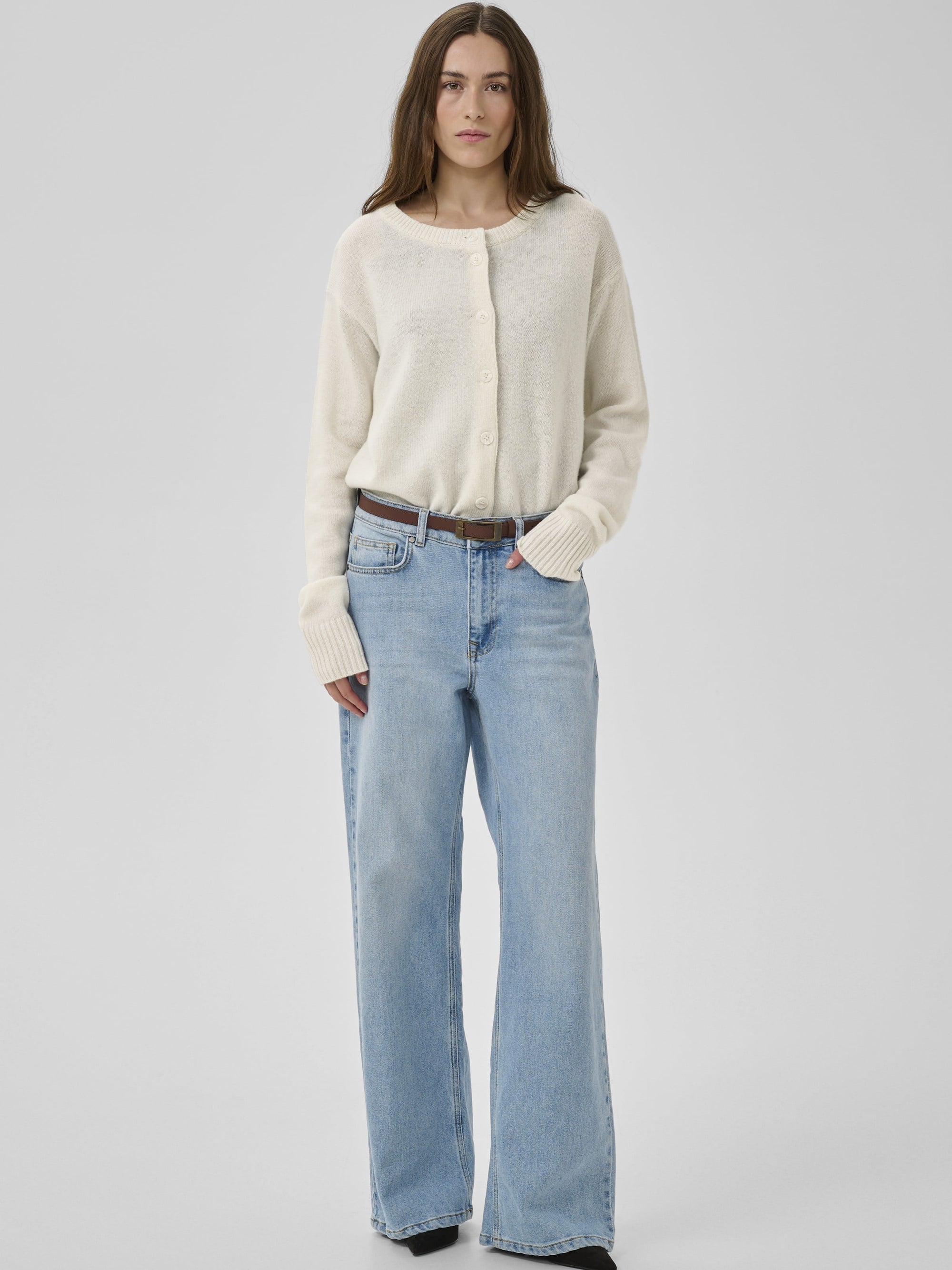 MY ESSENTIAL WARDROBE KOFTA HUXI SNOW WHITE_105598.jpg