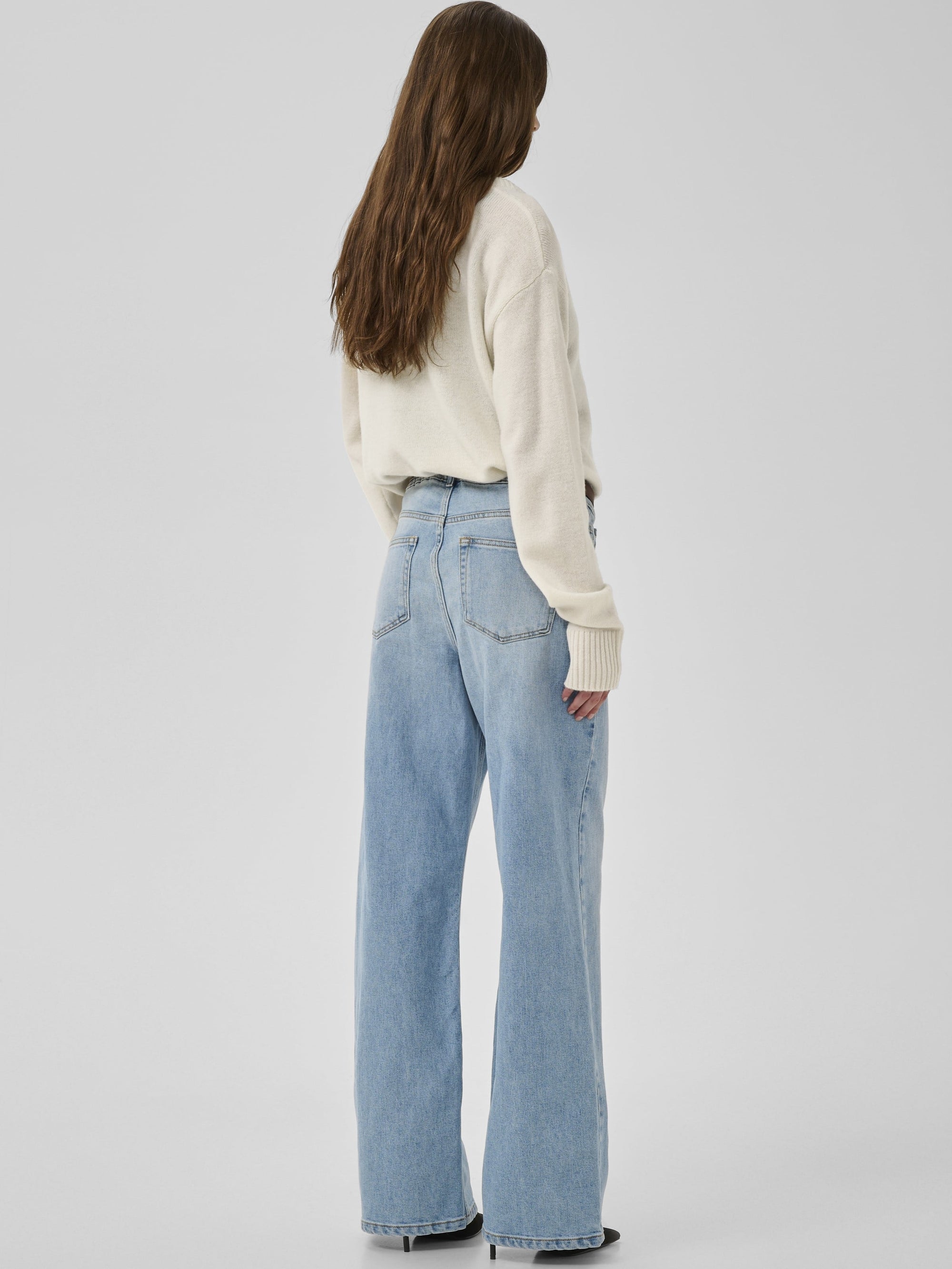 MY ESSENTIAL WARDROBE KOFTA HUXI SNOW WHITE_105599.jpg