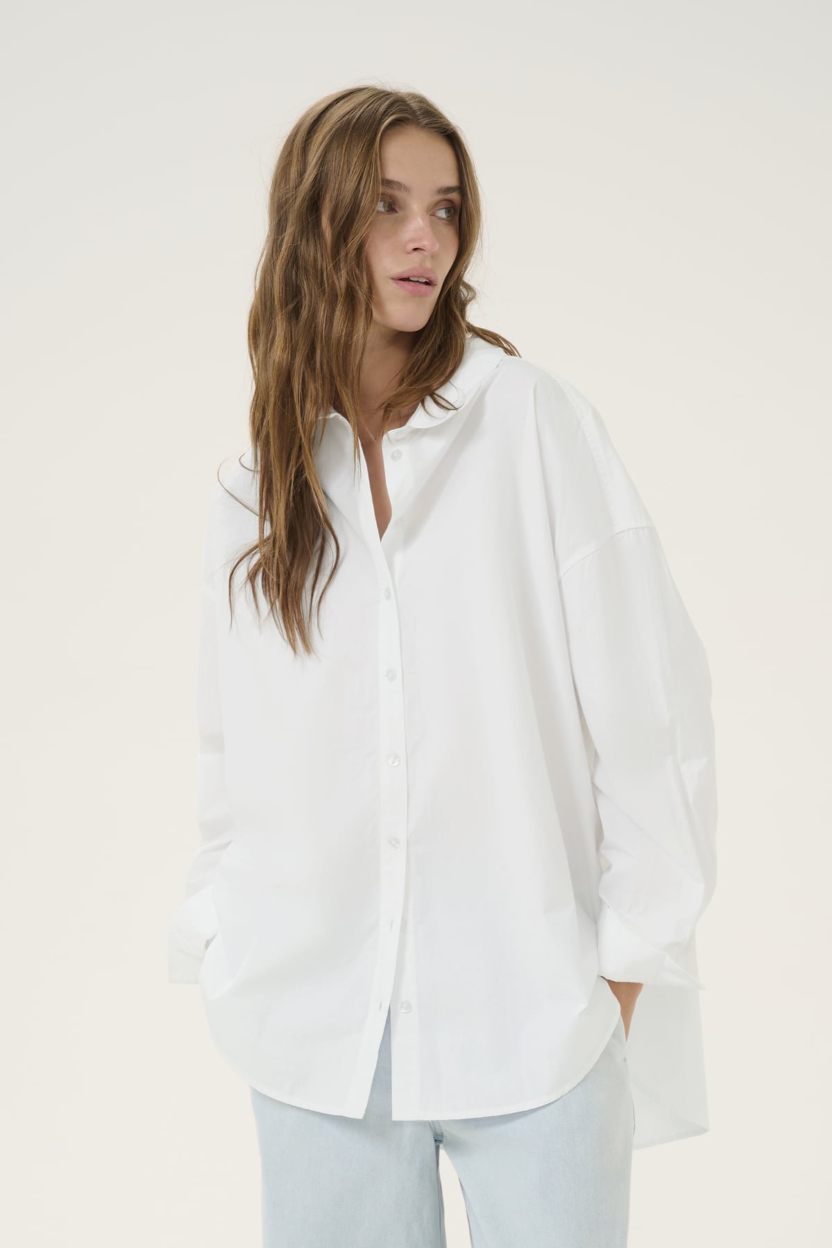 MY ESSENTIAL WARDROBE SKJORTA SUNNA WHITE_107308.jpg