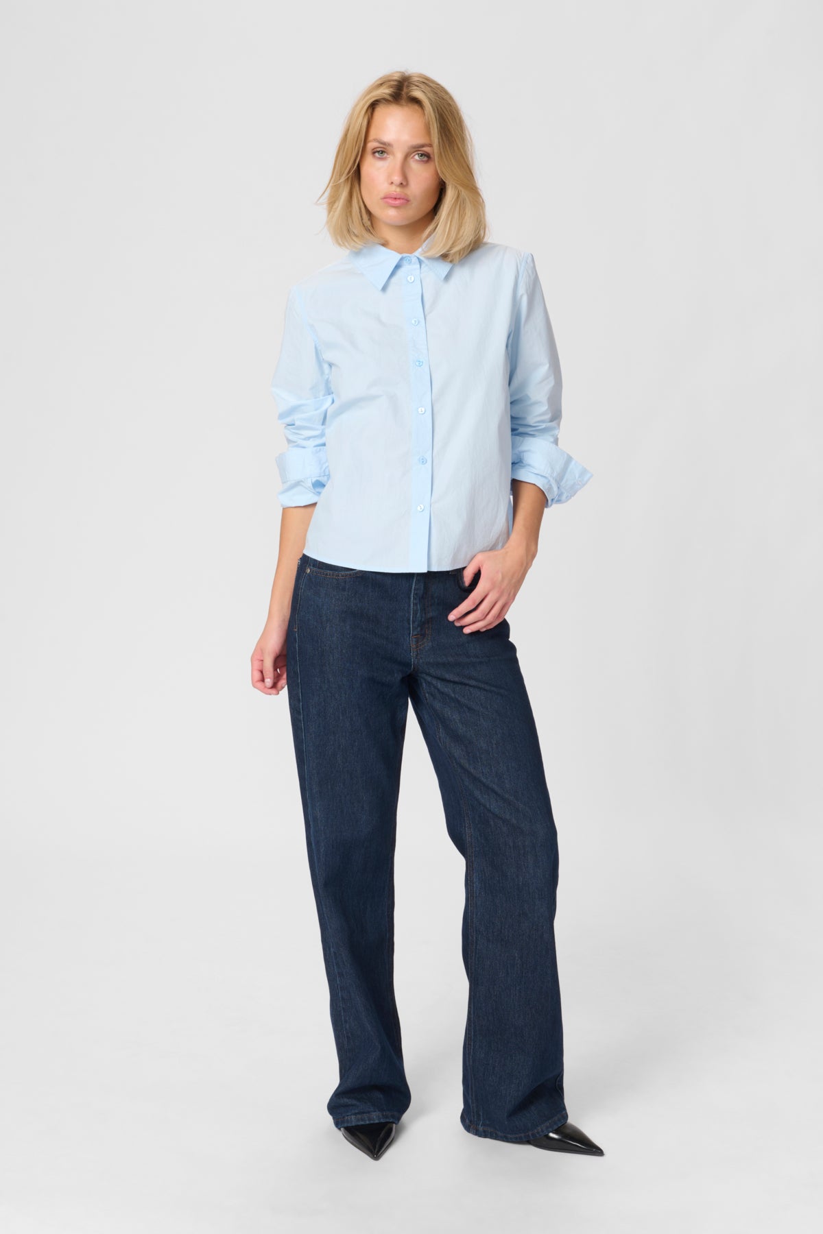MY ESSENTIAL WARDROBE SKJORTA THE CASHMERE BLUE_100099.jpg