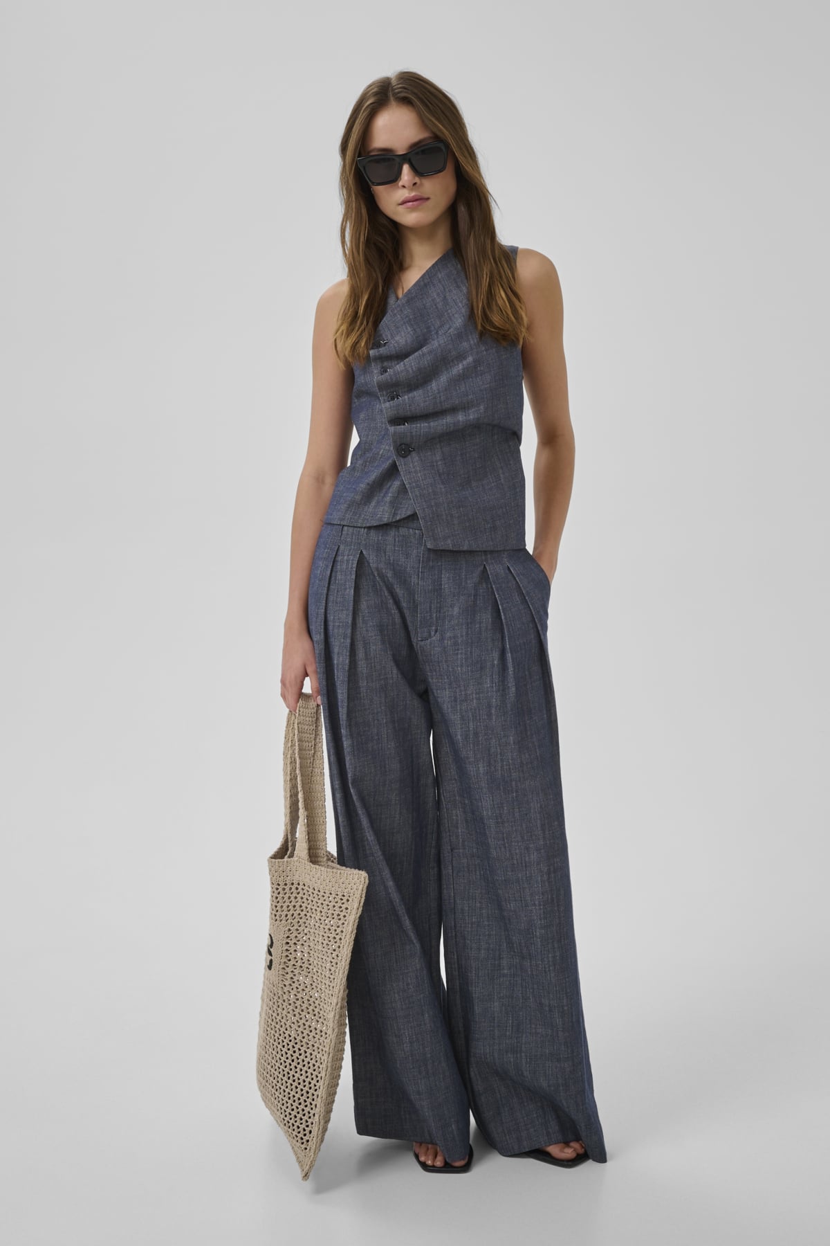 MY ESSENTIAL WARDROBE TOPP DAZZIE DARK BLUE_109971.jpg