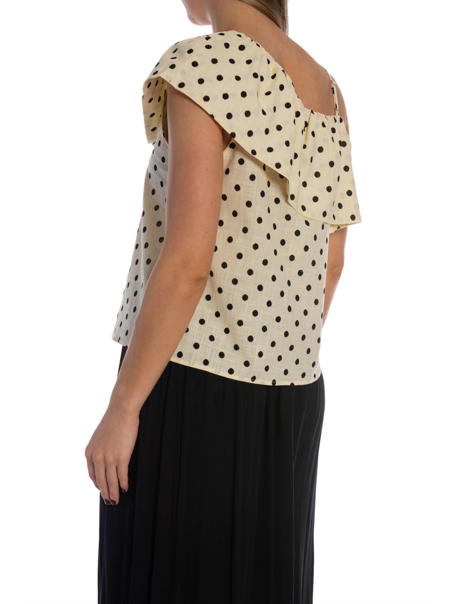 MY ESSENTIAL WARDROBE TOPP NADA FLORENCE LEMON ICING_109346.jpg
