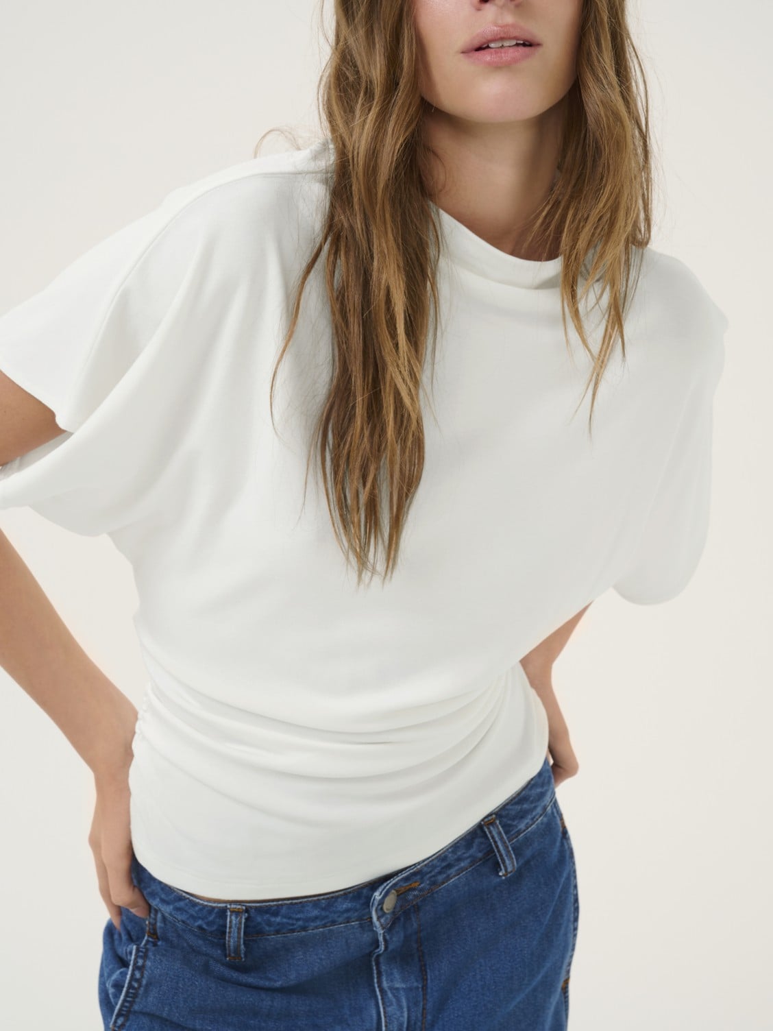 MY ESSENTIAL WARDROBE TOPP NUPTI WHITE_107310.jpg