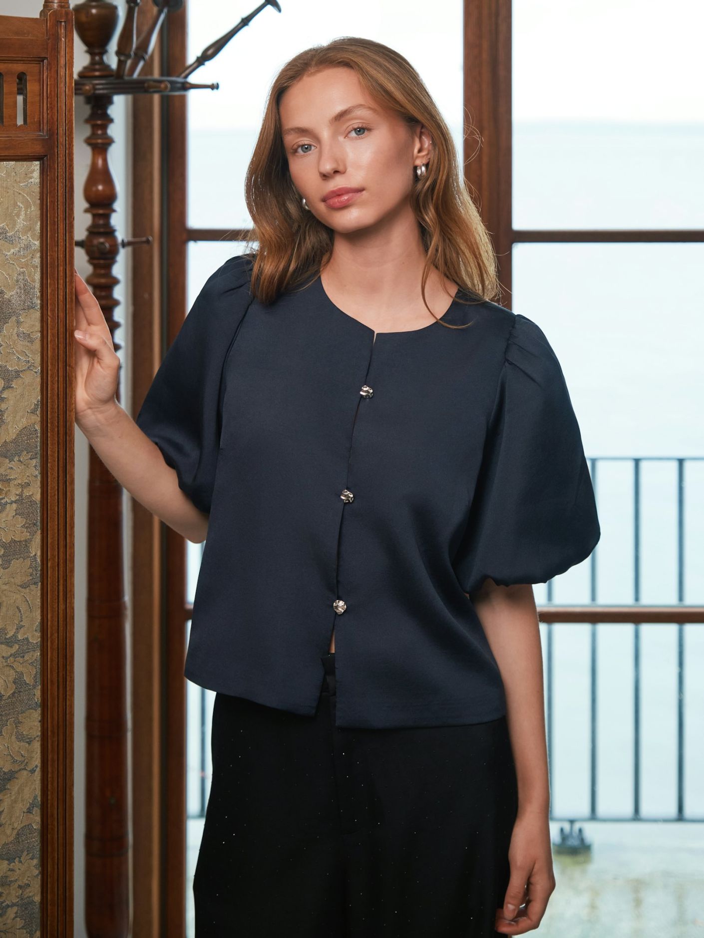NEO NOIR BLUS AISA DULL SATIN NAVY_102780.jpg