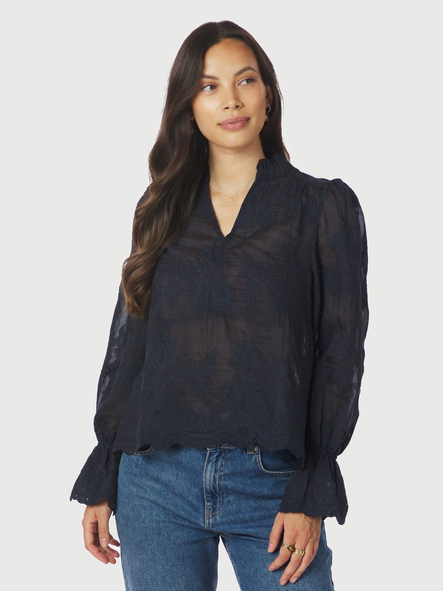 NEO NOIR BLUS AMARA BIG EMBROIDERY NAVY_105335.jpg