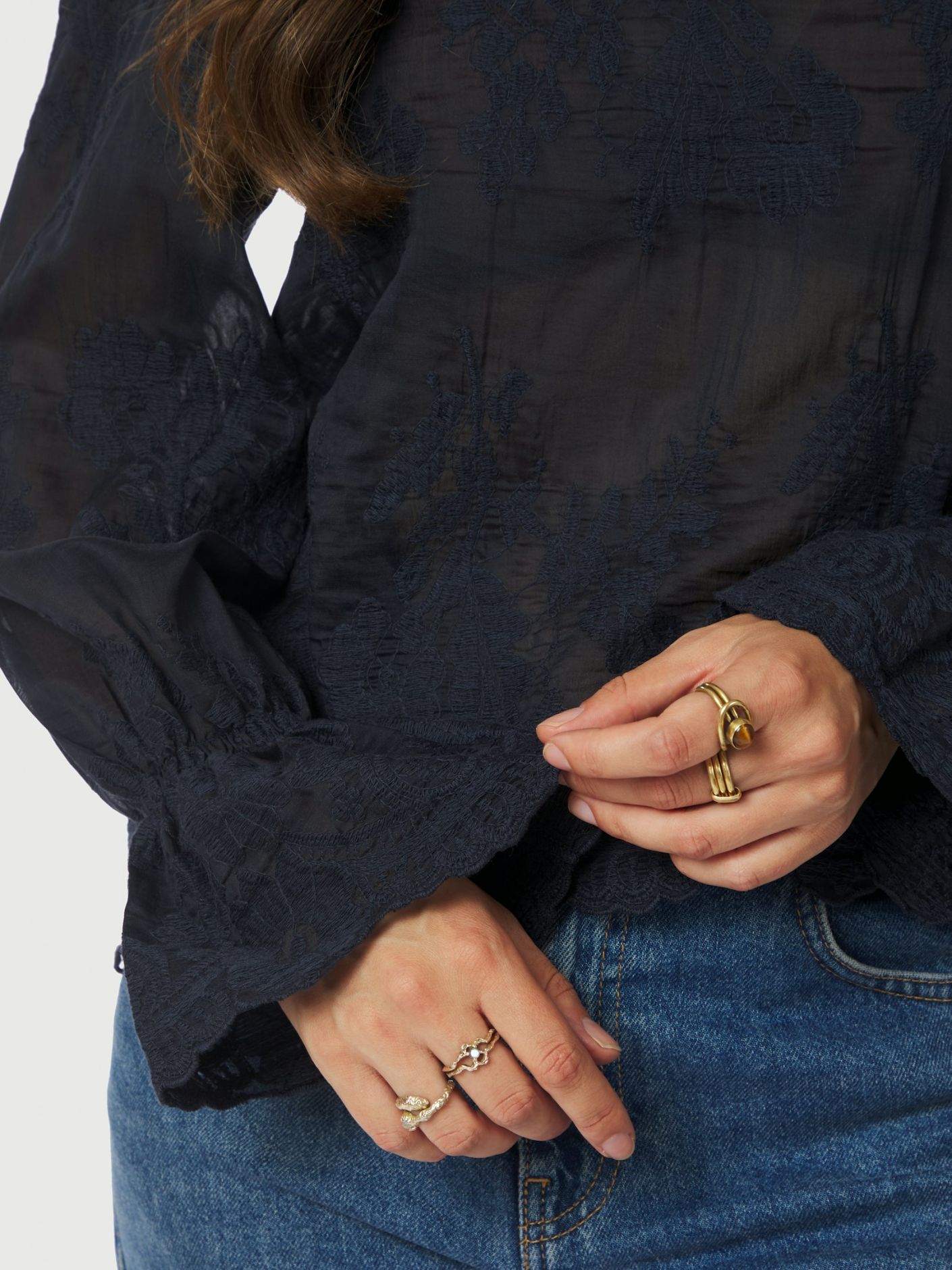 NEO NOIR BLUS AMARA BIG EMBROIDERY NAVY_105337.jpg