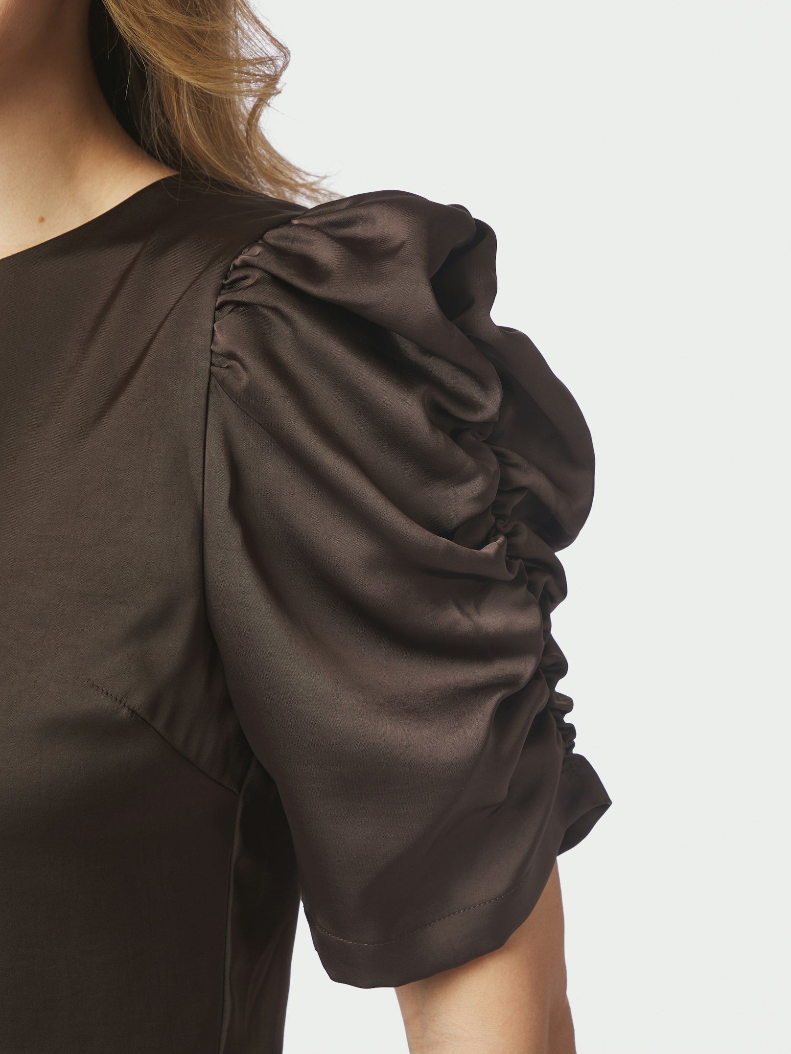 NEO NOIR BLUS BENUA HEAVY SATEEN DARK BROWN_111983.jpg