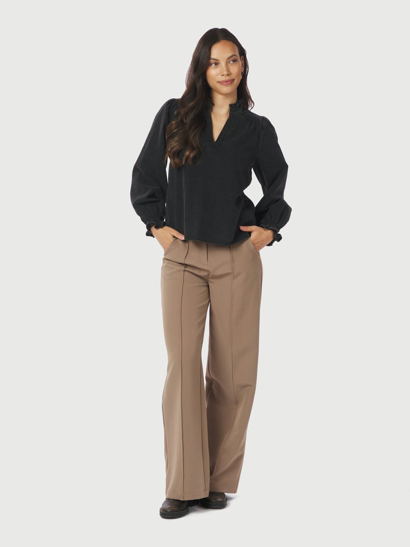 NEO NOIR BLUS EMMELINE DENIM BLACK_105448.jpg