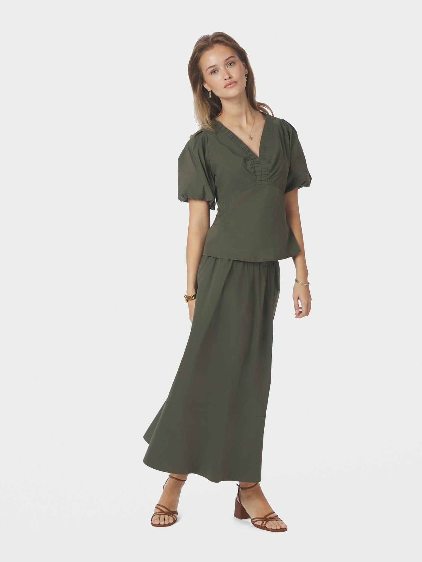 NEO NOIR BLUS IRINA POPLIN ARMY_110283.jpg
