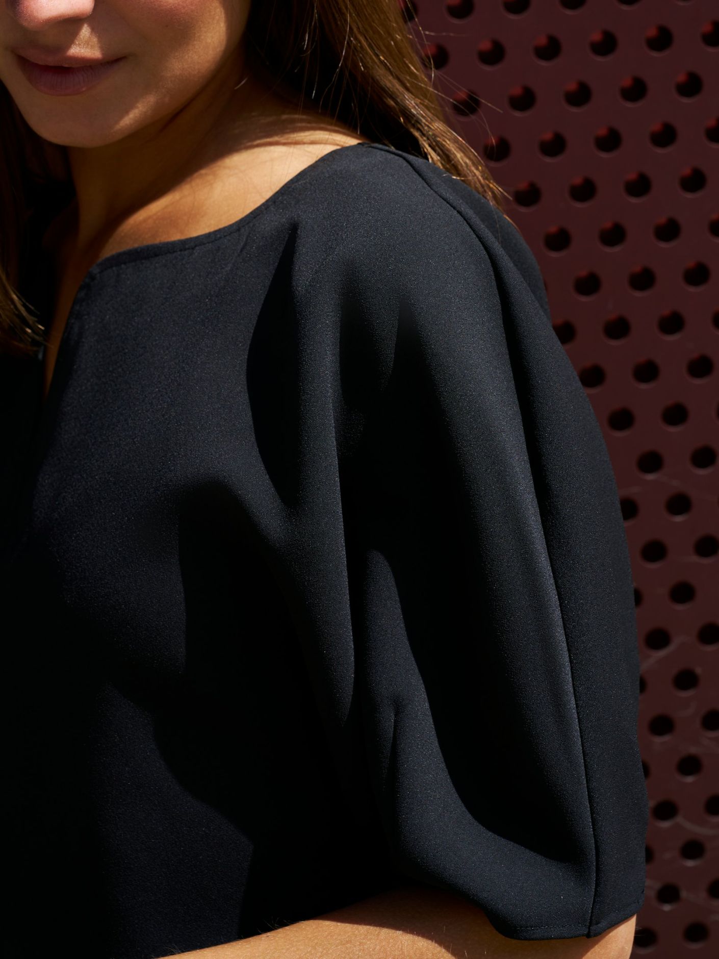 NEO NOIR BLUS JOSINE CREPE BLACK_112019.jpg