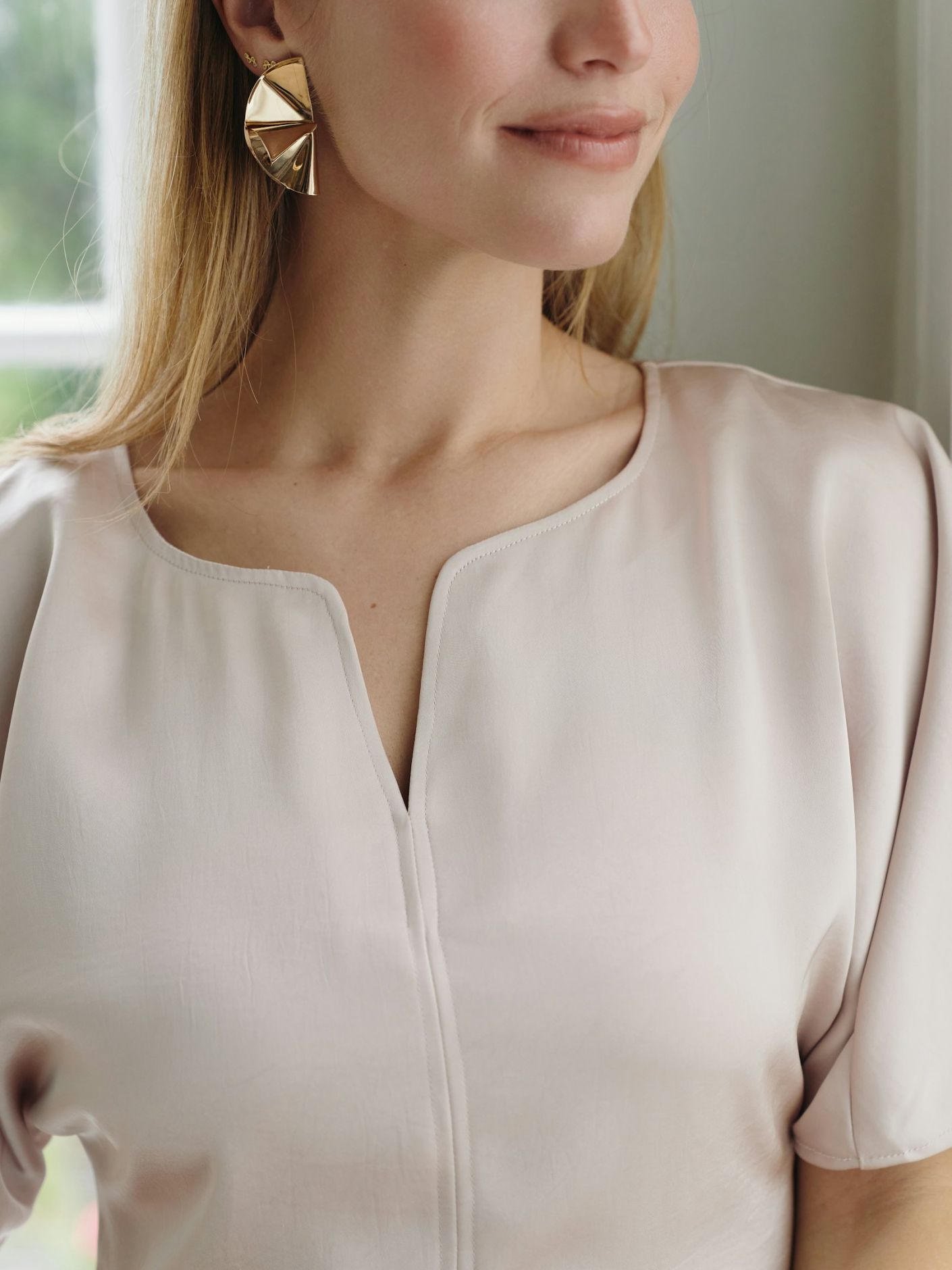 NEO NOIR BLUS JOSINE HEAVY SATEEN CHAMPAGNE_111534.jpg