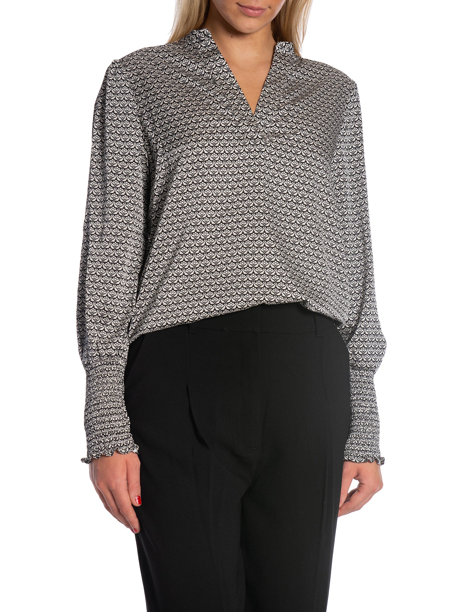 NEO NOIR BLUS LANDA GRAPHIC PATTERN BLACK_90688.jpg