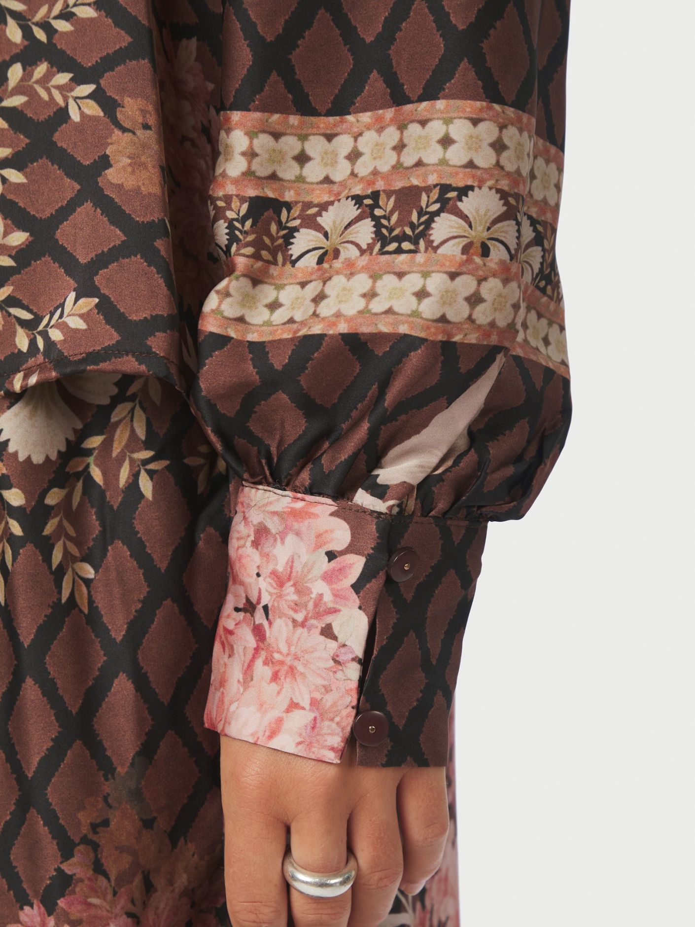 NEO NOIR BLUS MASSIMA BOTANICAL BLACK_103902.jpg