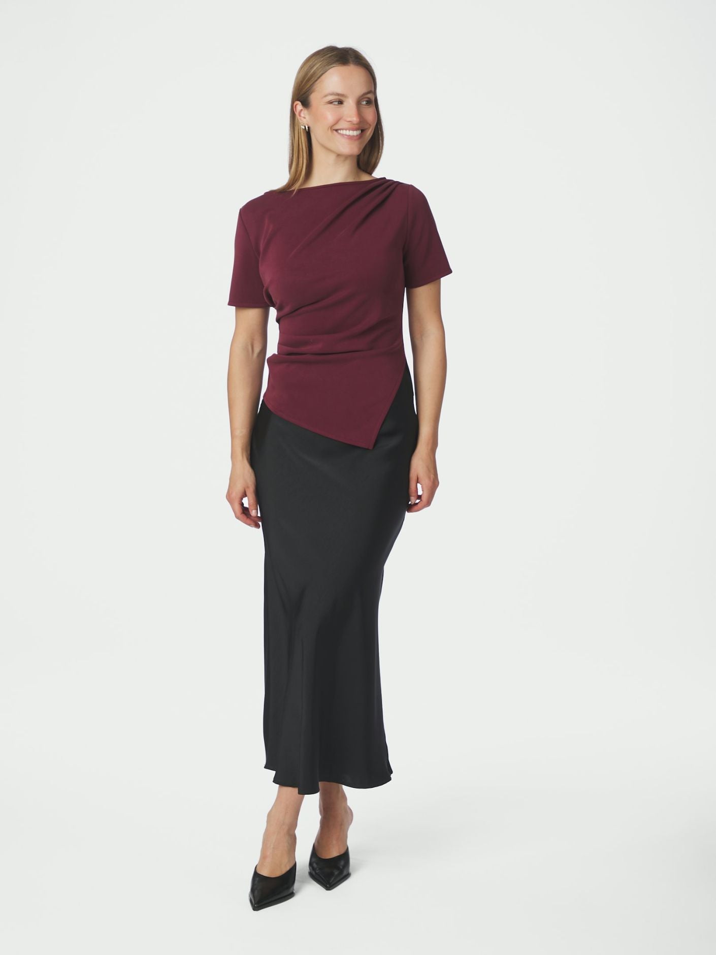 NEO NOIR BLUS RASMINE SOFT WINE_112024.jpg