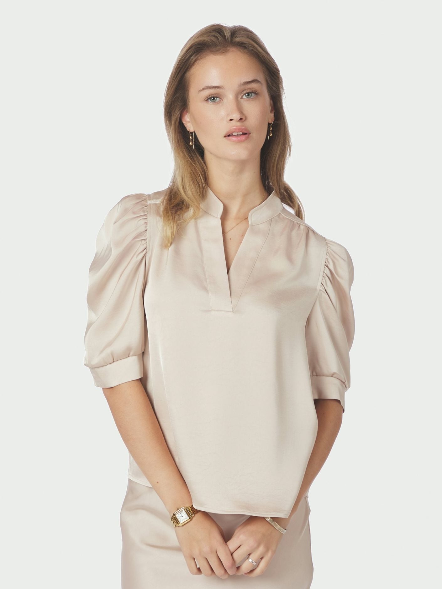 NEO NOIR BLUS ROELLA CHAMPAGNE_110276.jpg