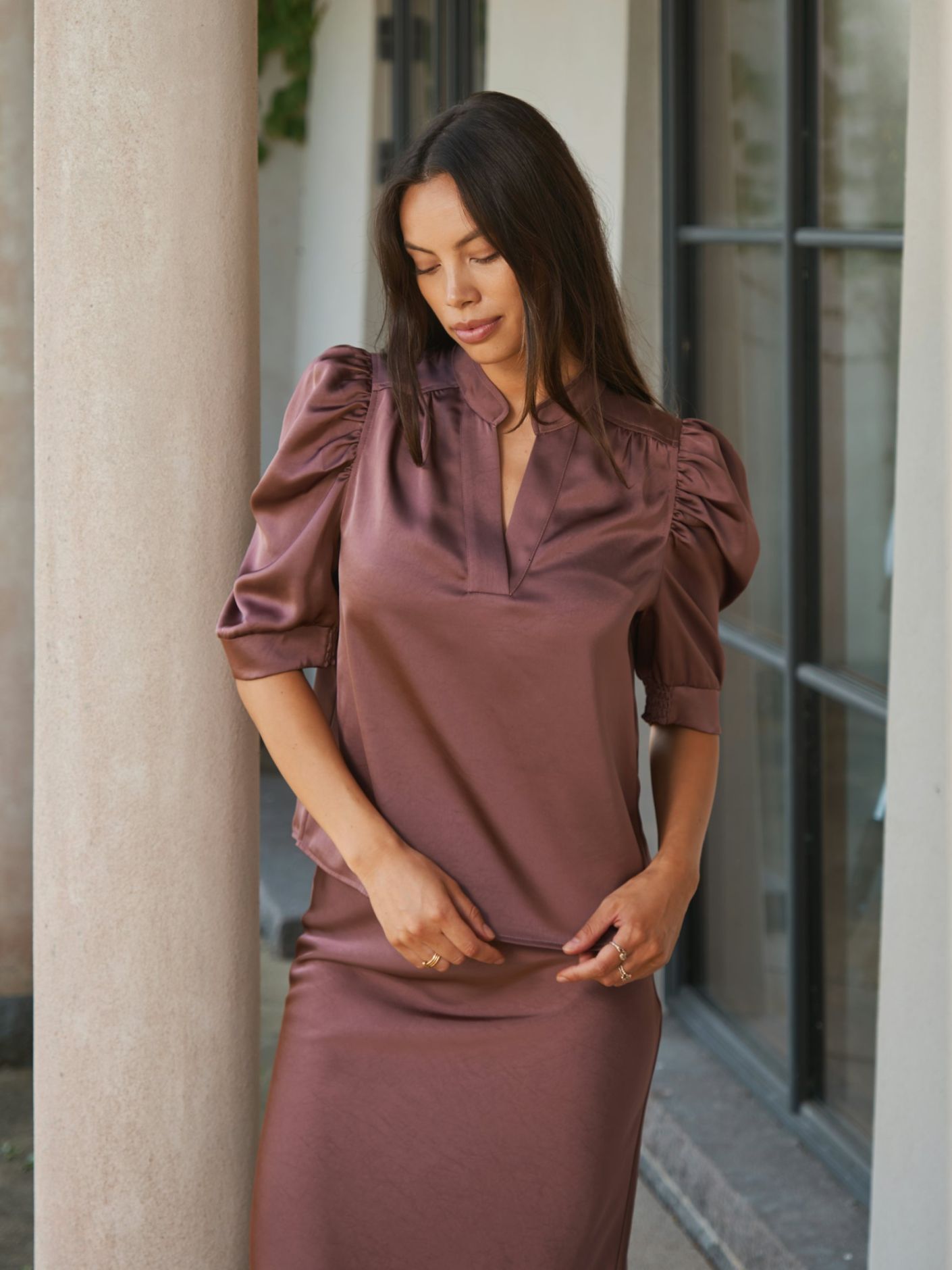 NEO NOIR BLUS ROELLA DARK ROSE_100785.jpg