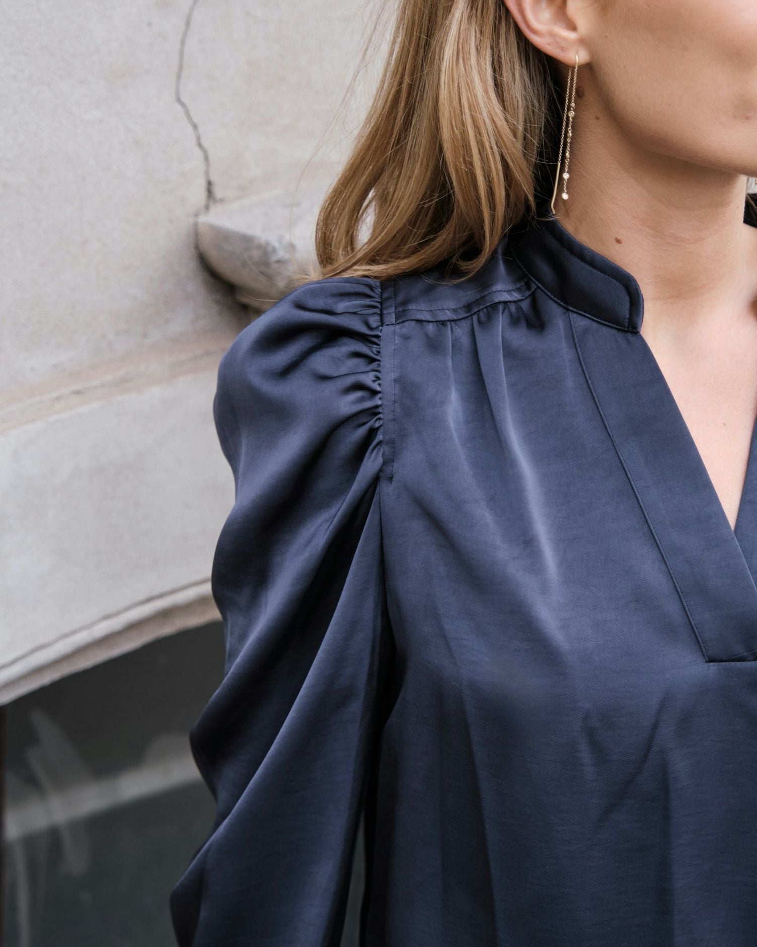 NEO NOIR BLUS ROSSLYN  HEAVY SATEEN MIDNIGHT BLUE_112423.jpg