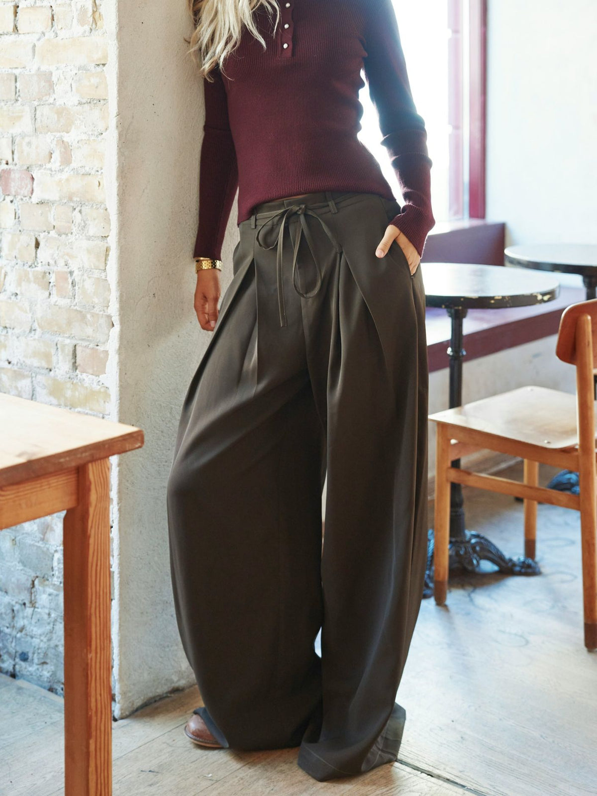NEO NOIR BYXA EDDINA WOVEN DARK BROWN_114447.jpg