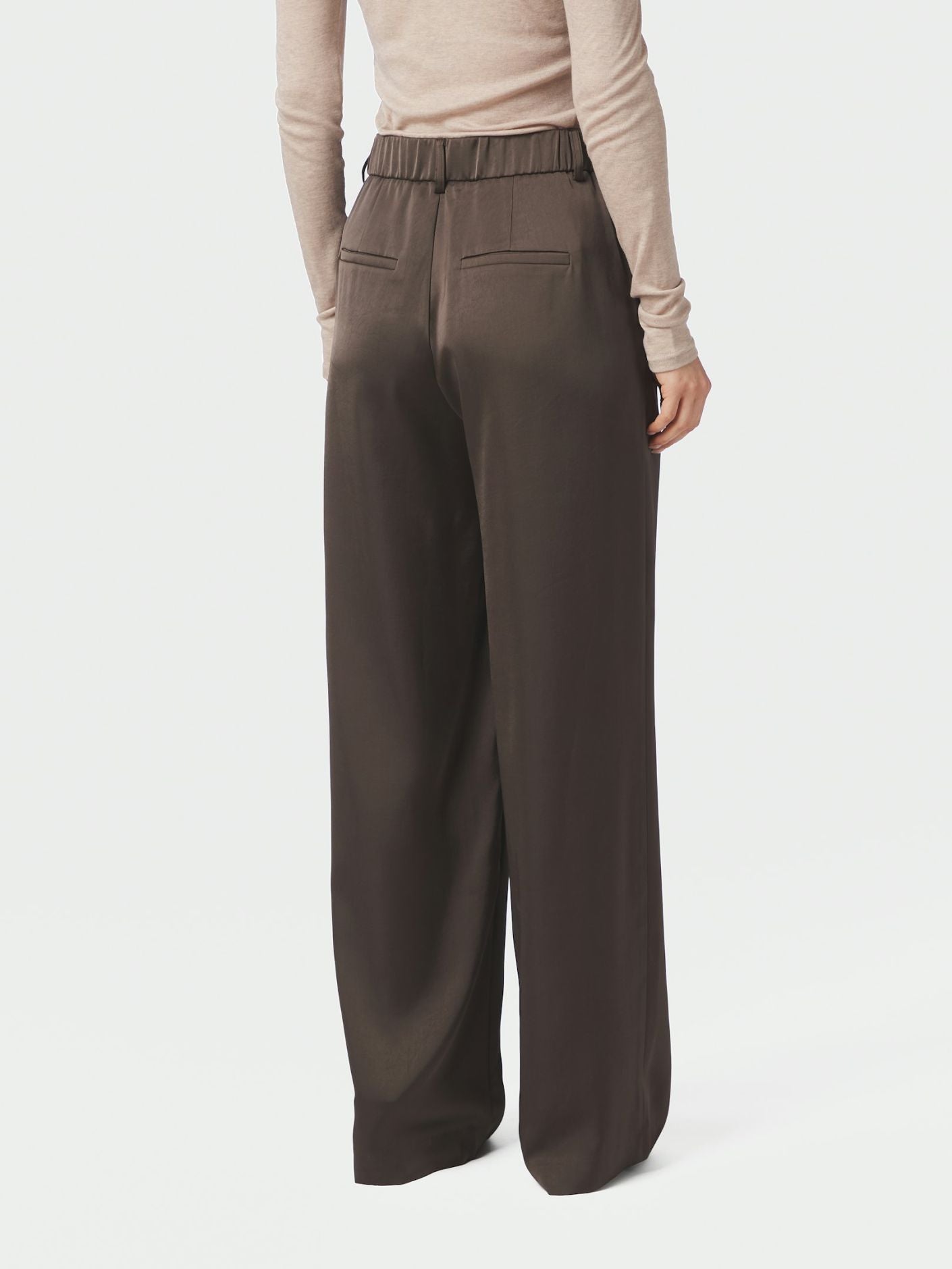 NEO NOIR BYXA EMMET HEAVY SATEEN DARK BROWN_112532.jpg
