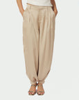 NEO NOIR BYXA FAYLA DRAPY SATIN BALOON DARK SAND_109587.jpg