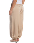 NEO NOIR BYXA FAYLA DRAPY SATIN BALOON DARK SAND_110391.jpg