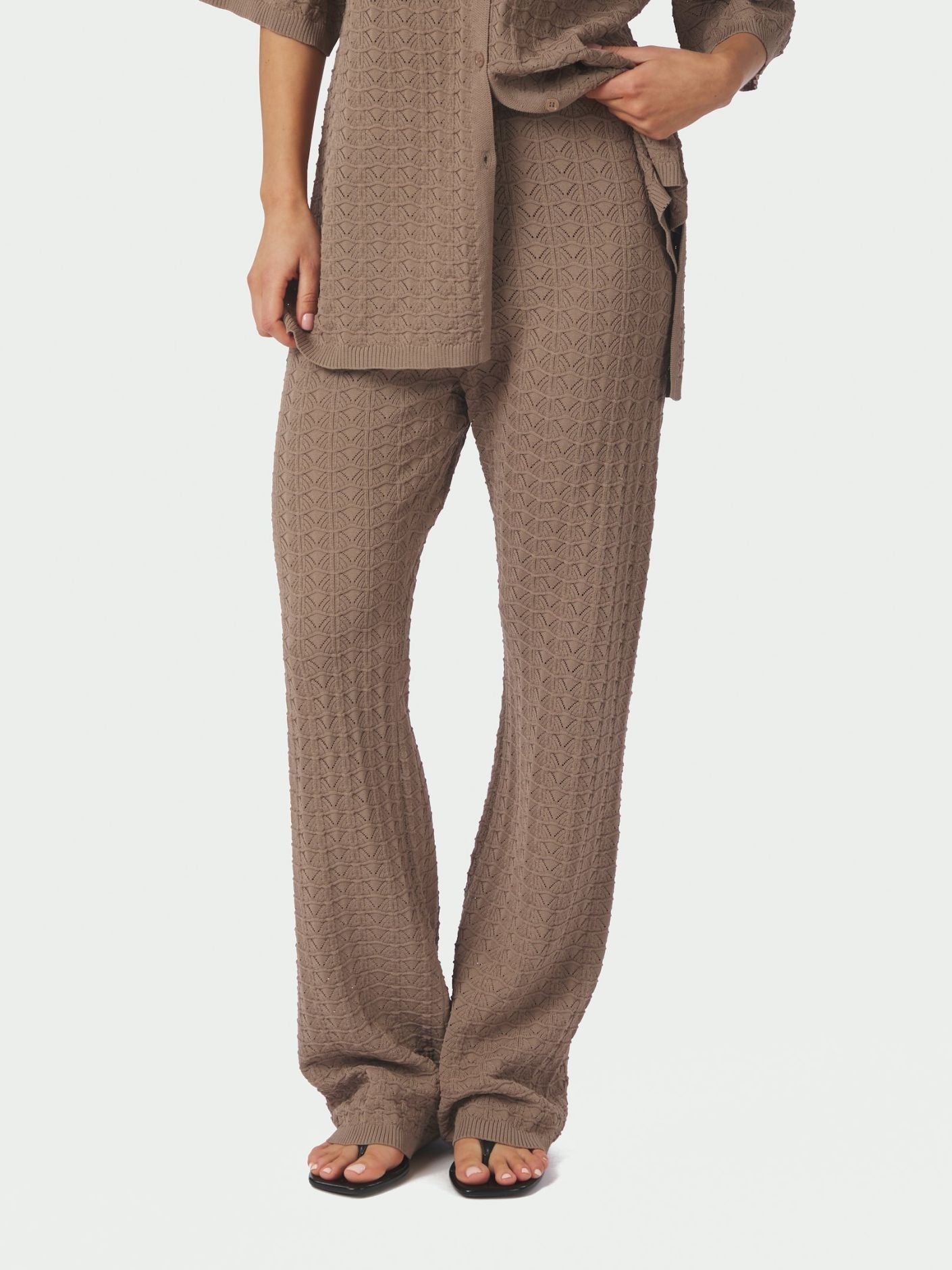 NEO NOIR BYXA RIZZY FINE CROCHET TAUPE_109796.jpg