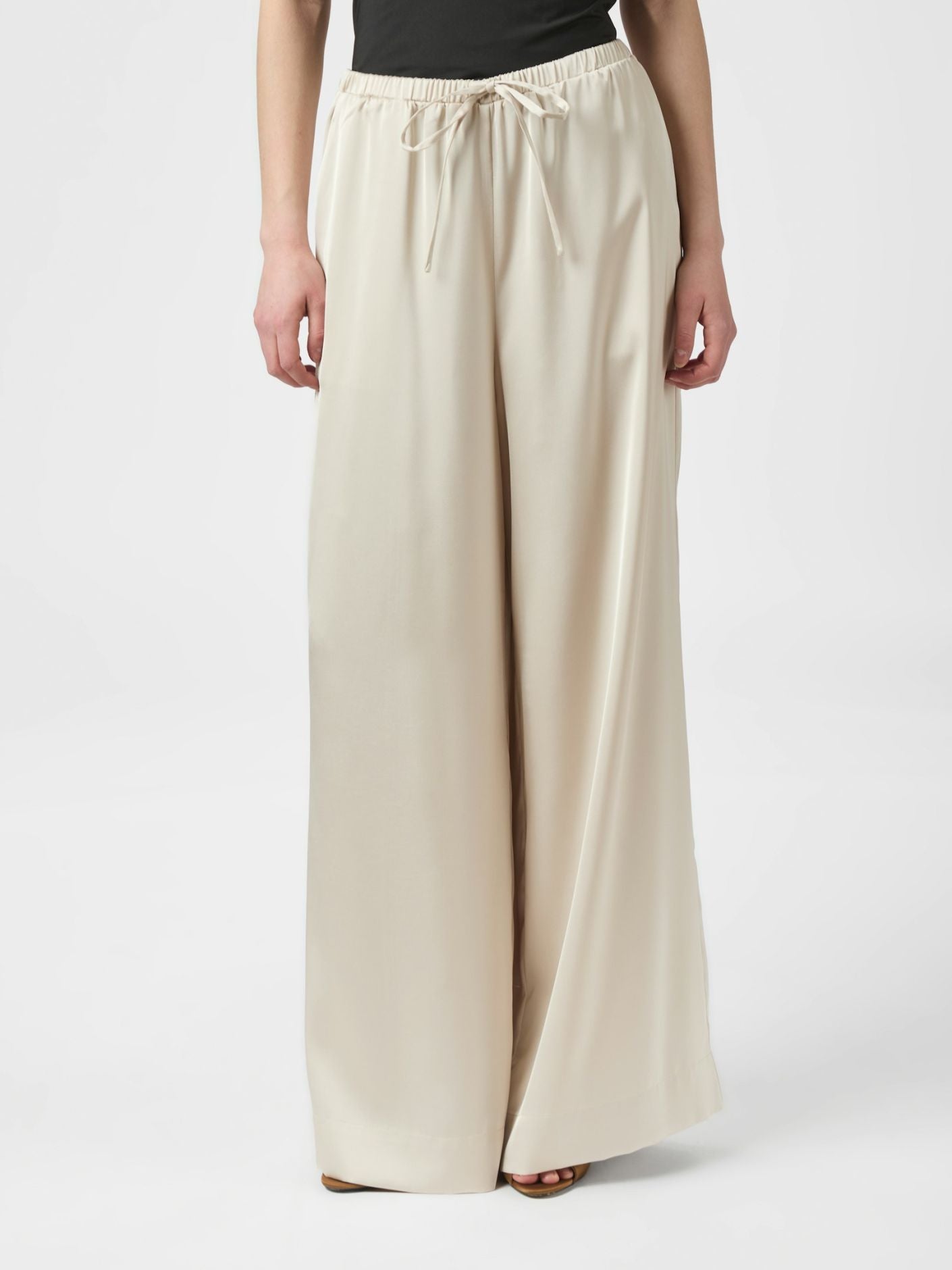 NEO NOIR BYXA SEBBA SATIN IVORY_99586.jpg