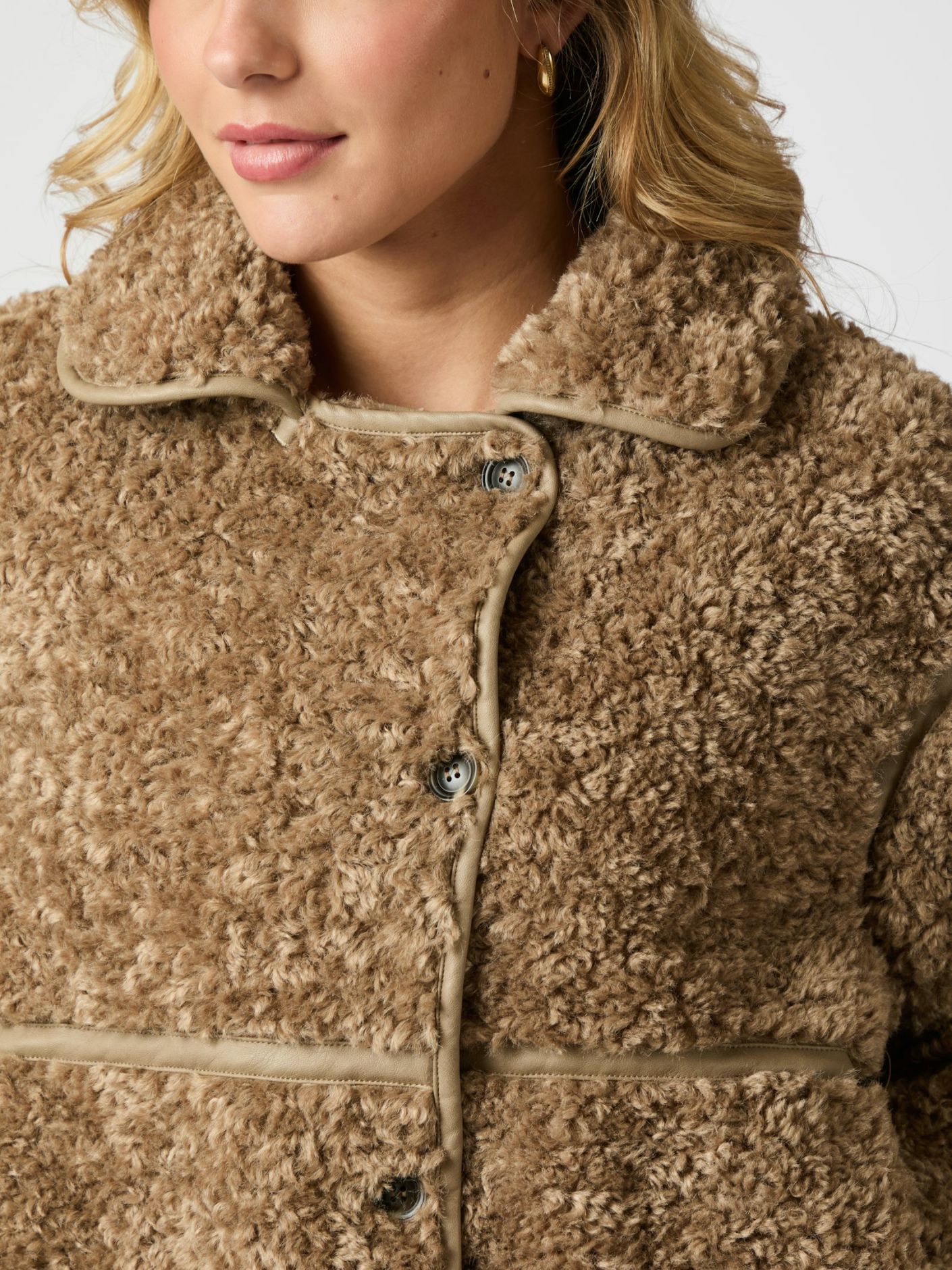 NEO NOIR JACKA CASTOR FAUX FUR TAUPE_101295.jpg