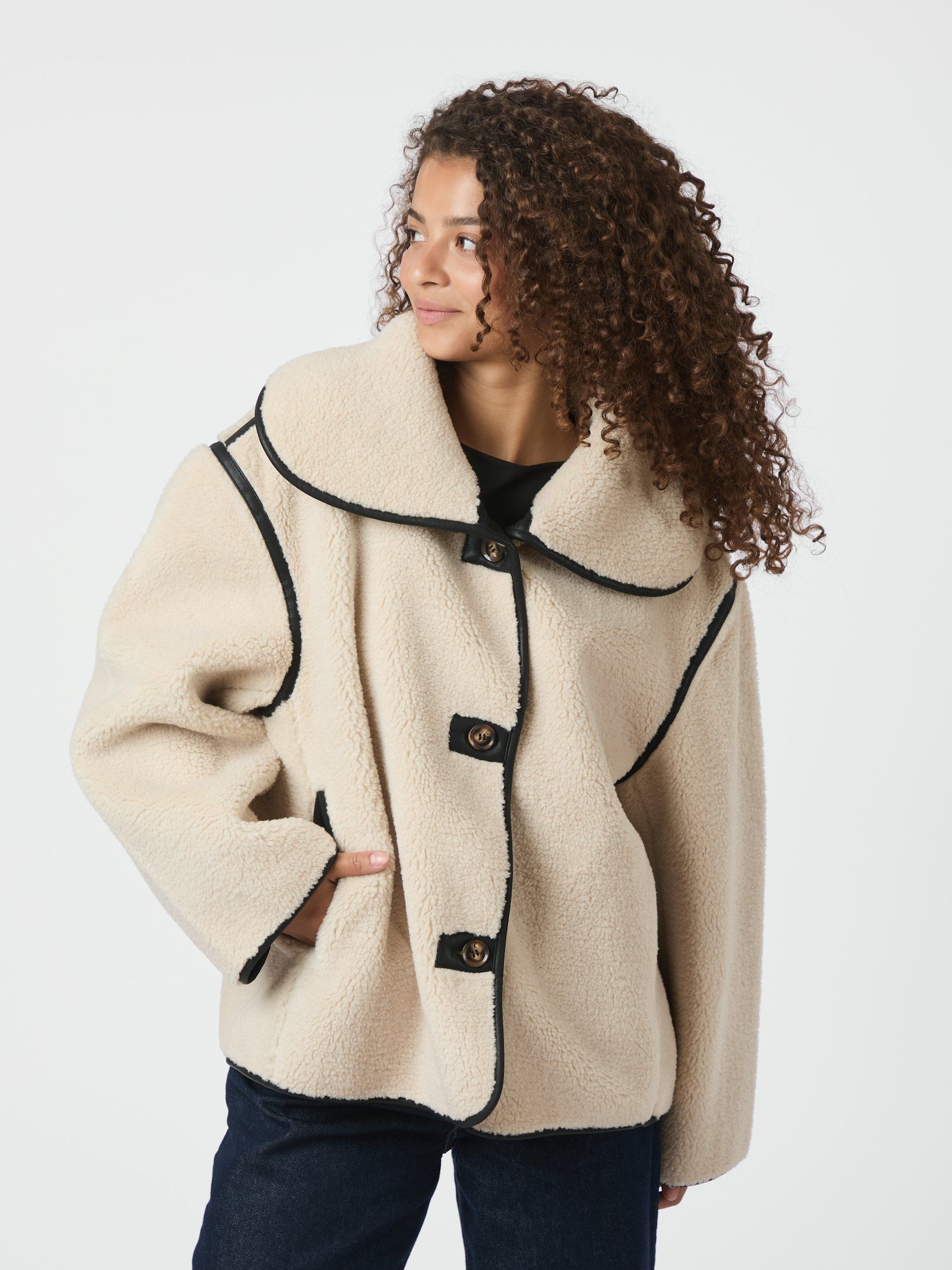 NEO NOIR JACKA EDMUND TEDDY IVORY_101460.jpg
