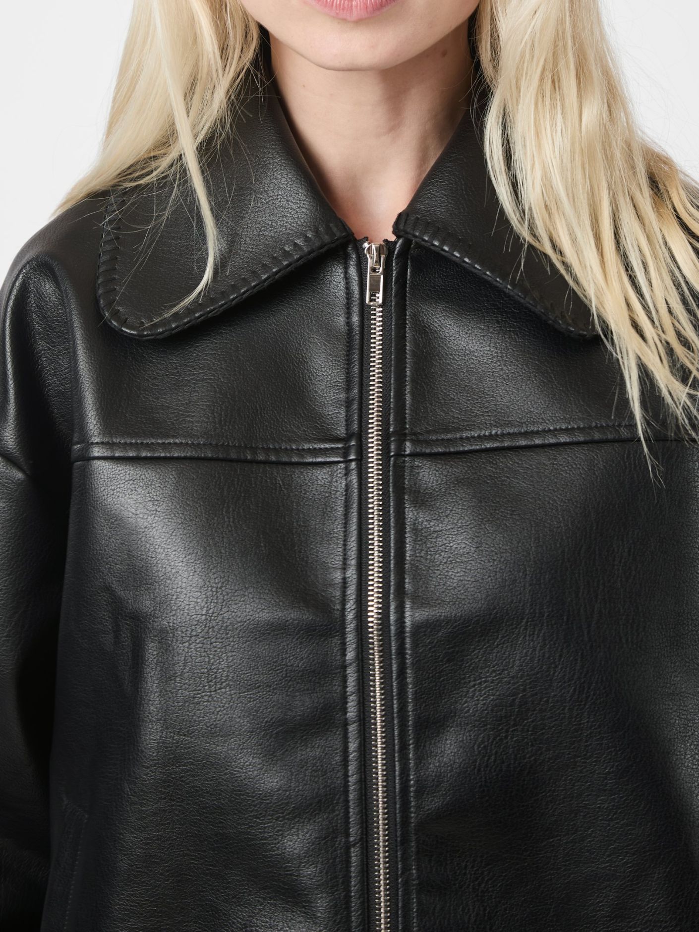 NEO NOIR JACKA LUNARA COLLAR STITCH BLACK_99649.jpg