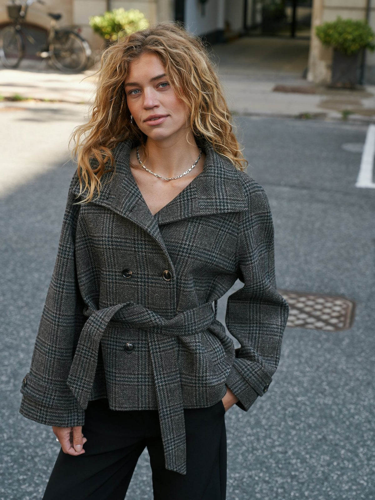 NEO NOIR JACKA MUNET CHECK DARK GREY_113394.jpg