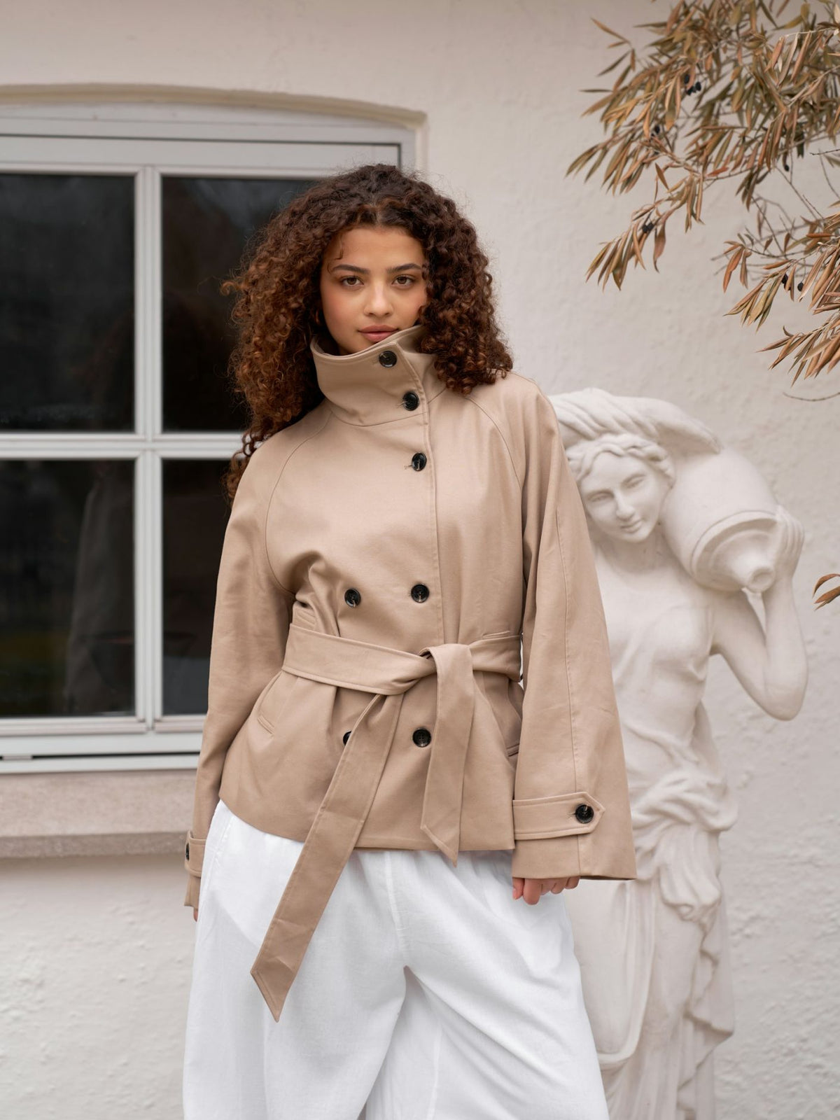 NEO NOIR JACKA MUNET TRENCH SAND_112396.jpg